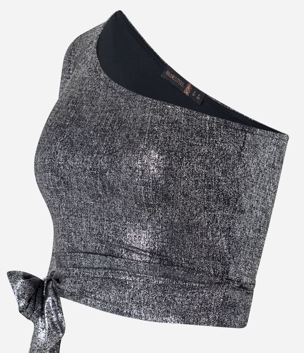 Blusa Cropped em Meia Malha Metalizada com Um Ombro Só e Lacinho Prata 6