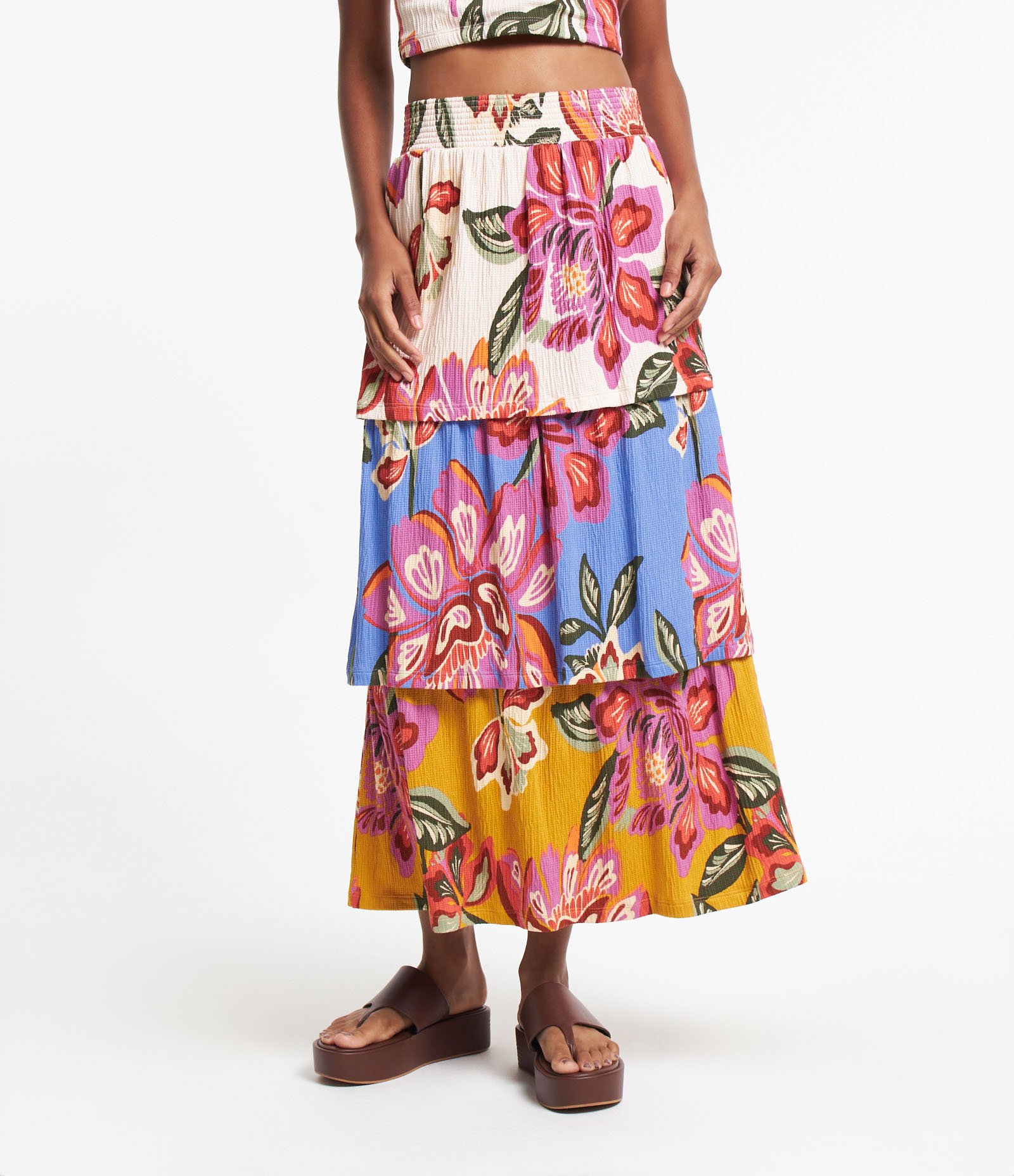 Saia Midi Texturizada com Babados e Mix de Estampa Floral Bege 2