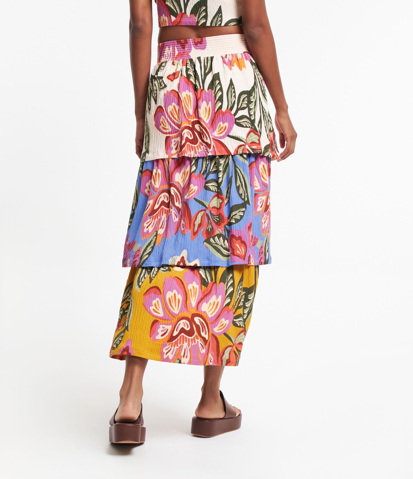 Saia Midi Texturizada com Babados e Mix de Estampa Floral Bege 3