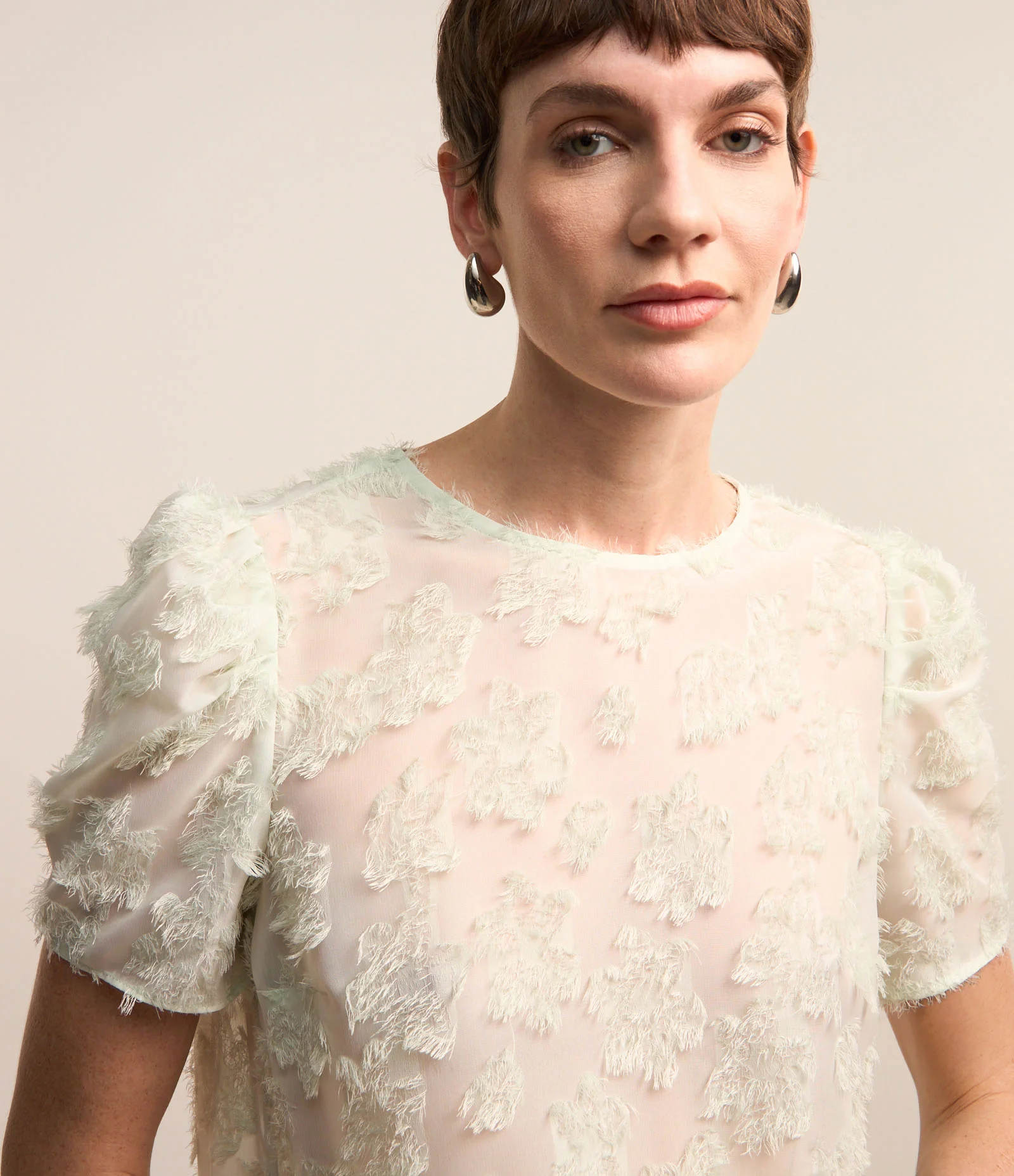 Blusa em Chiffon com Texturas e Manga Bufante Verde Claro 3