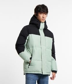 Jaqueta Puffer com Capuz Protetor e Gola Alta