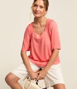 Blusa em Viscose com Decote Quadrado e Elástico no Ombro