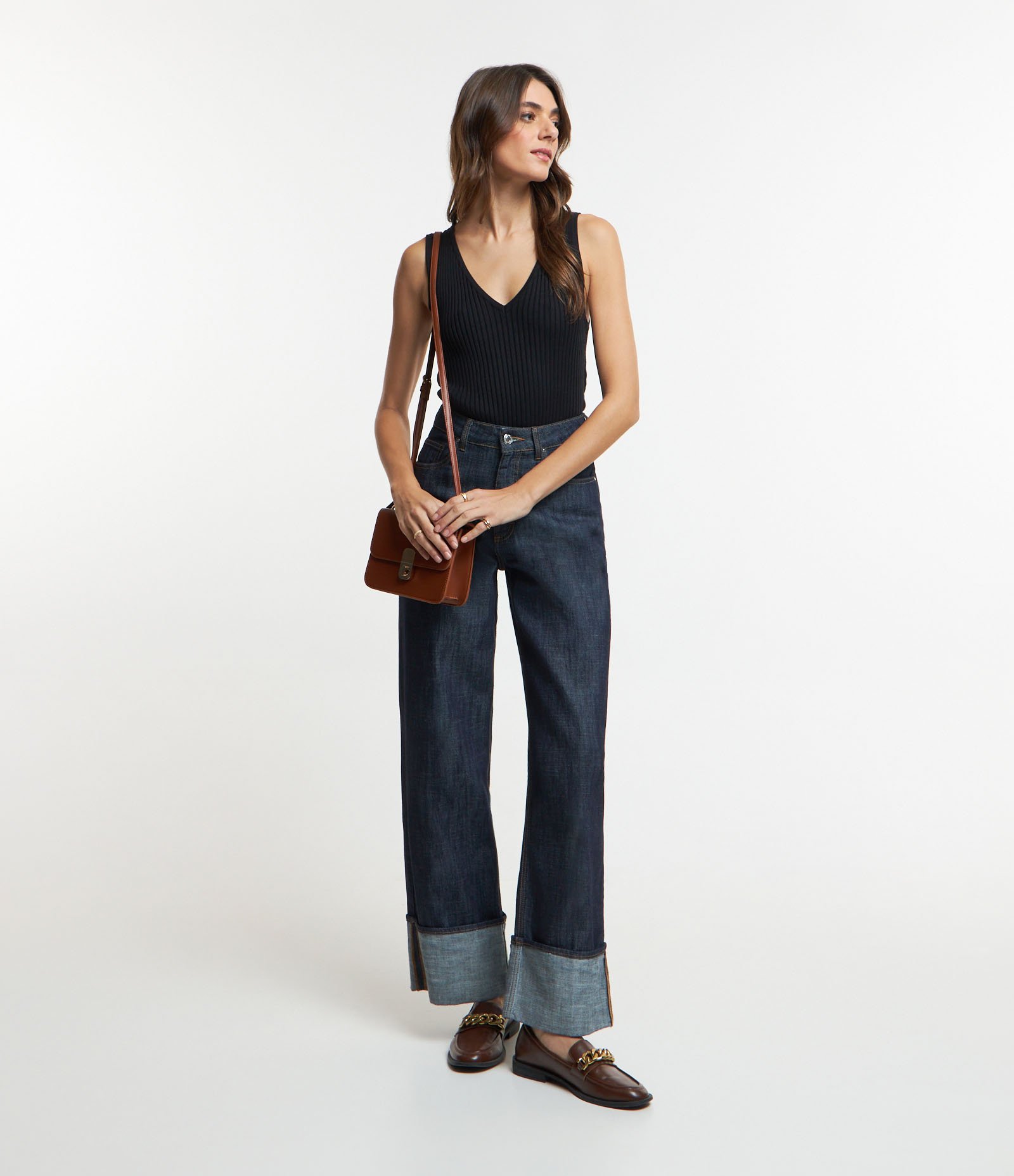 Blusa Canelada em Tricô com Decote V Preto 1