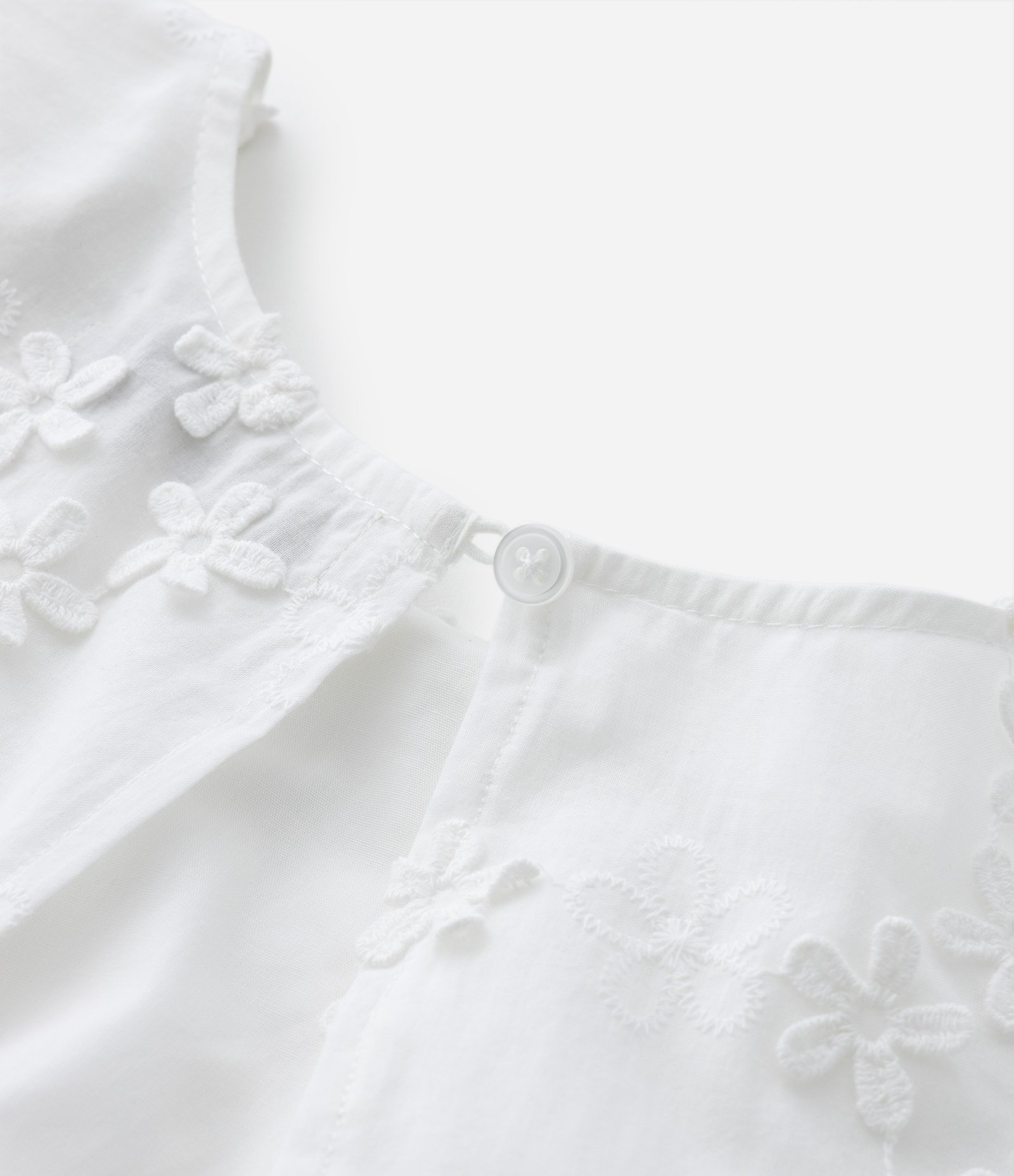 Blusa Cropped Infantil com Bordado de Florzinhas - Tam 5 a 14 Anos Branco Neve 4