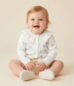 Cardigan Infantil em Tricô com Bordado de Flores e Joaninhas - Tam 3 a 18 meses