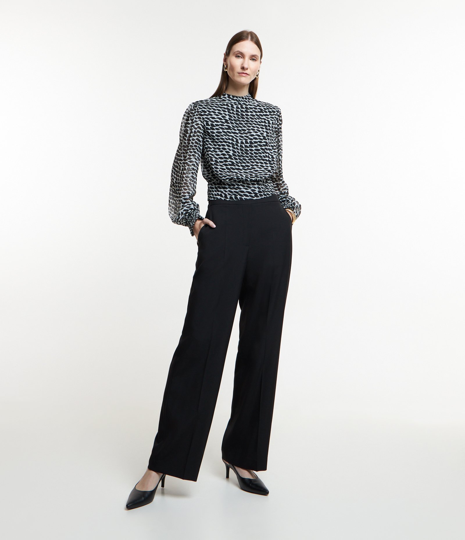 Calça Wide Leg Alfaiatada com Cós Elástico Preto 1