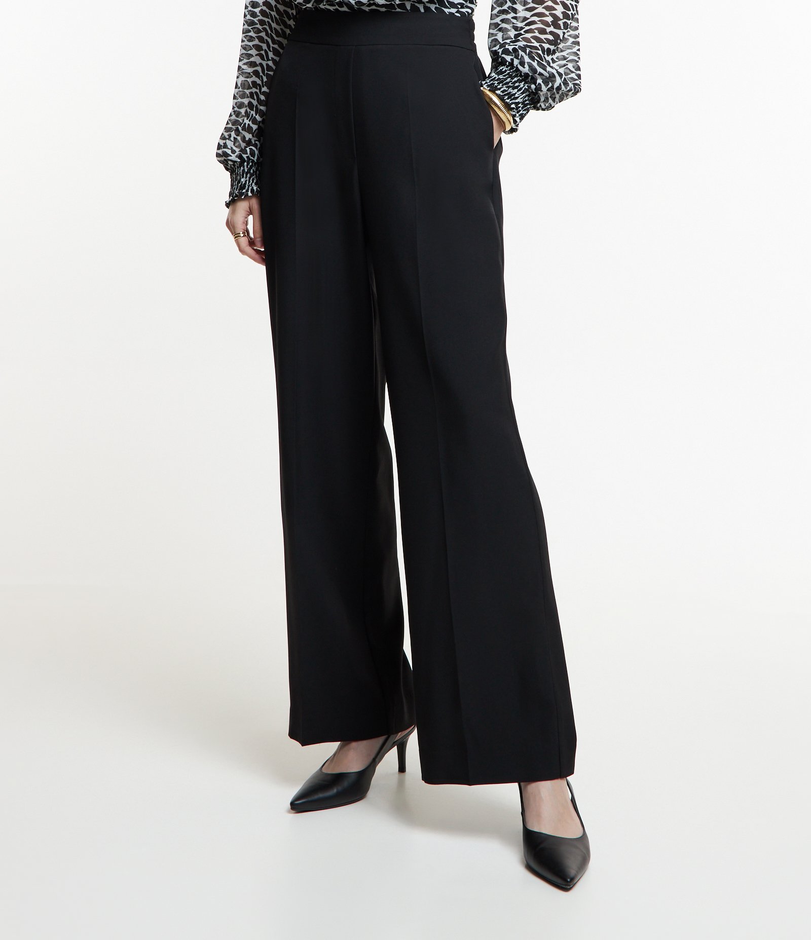 Calça Wide Leg Alfaiatada com Cós Elástico Preto 2