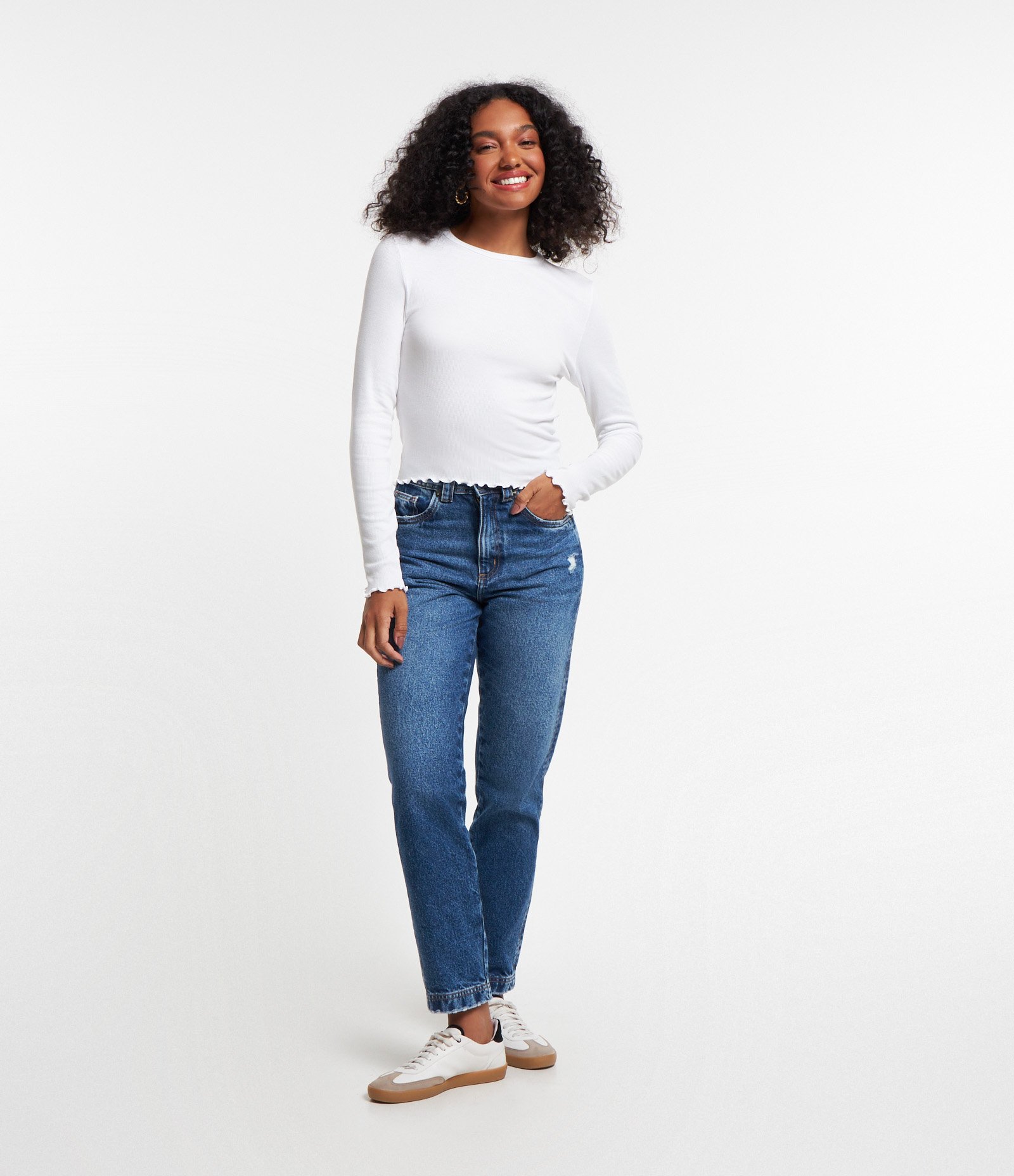 Blusa Manga Longa em Viscose com Frufru nos Punhos e Barra Branco 2