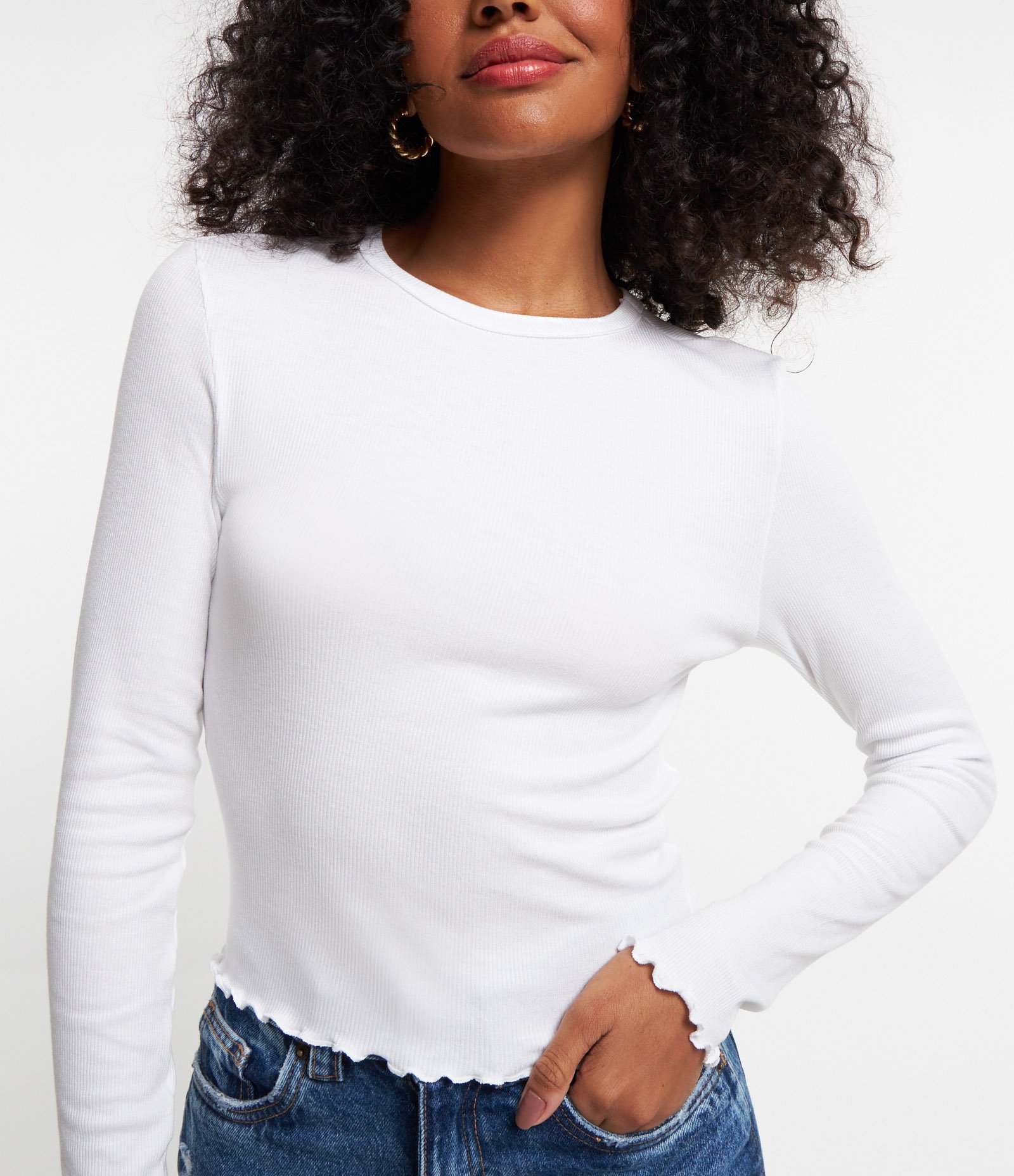 Blusa Manga Longa em Viscose com Frufru nos Punhos e Barra Branco 4