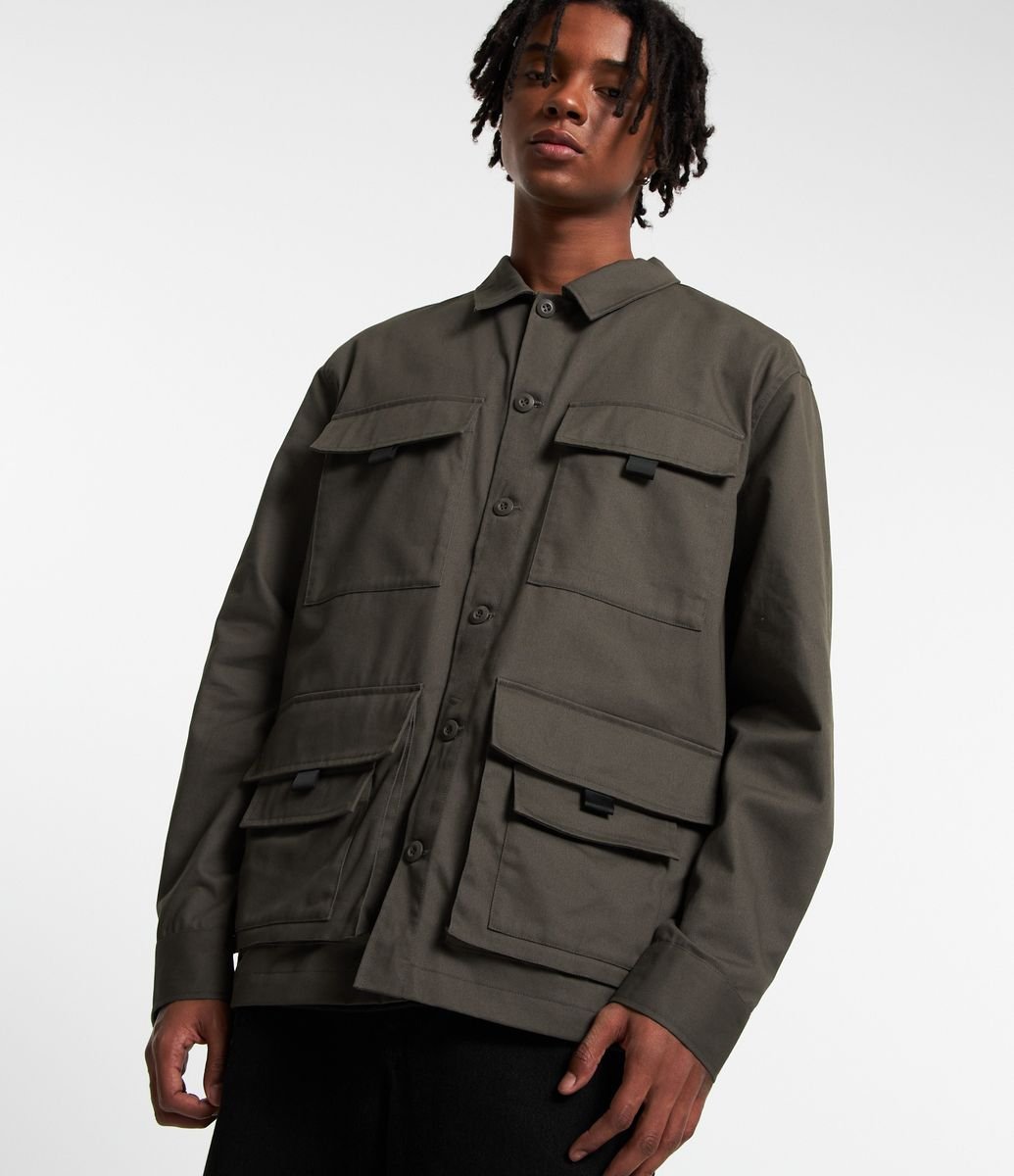 Jaqueta Parka em Sarja com Bolsos Táticos Verde Militar