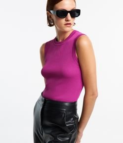 Blusa Sem Manga em Tricô com Ponto Diferenciado