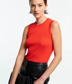 Blusa Sem Manga em Tricô com Ponto Diferenciado