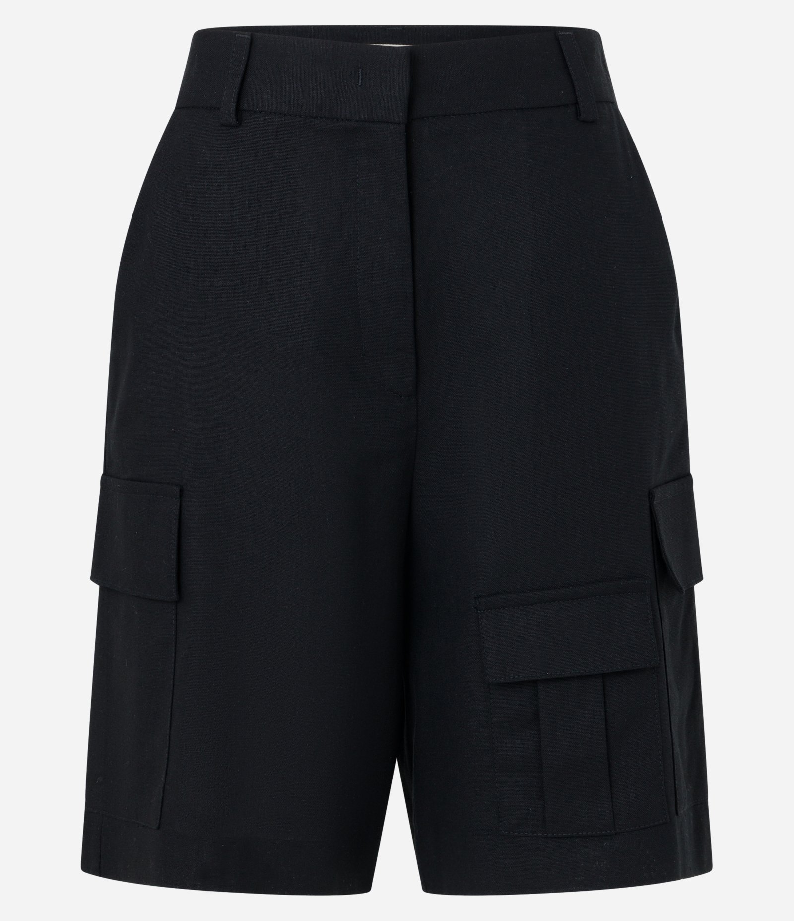 Bermuda Cargo em Viscolinho Bolsos Assimétricos Preto 6