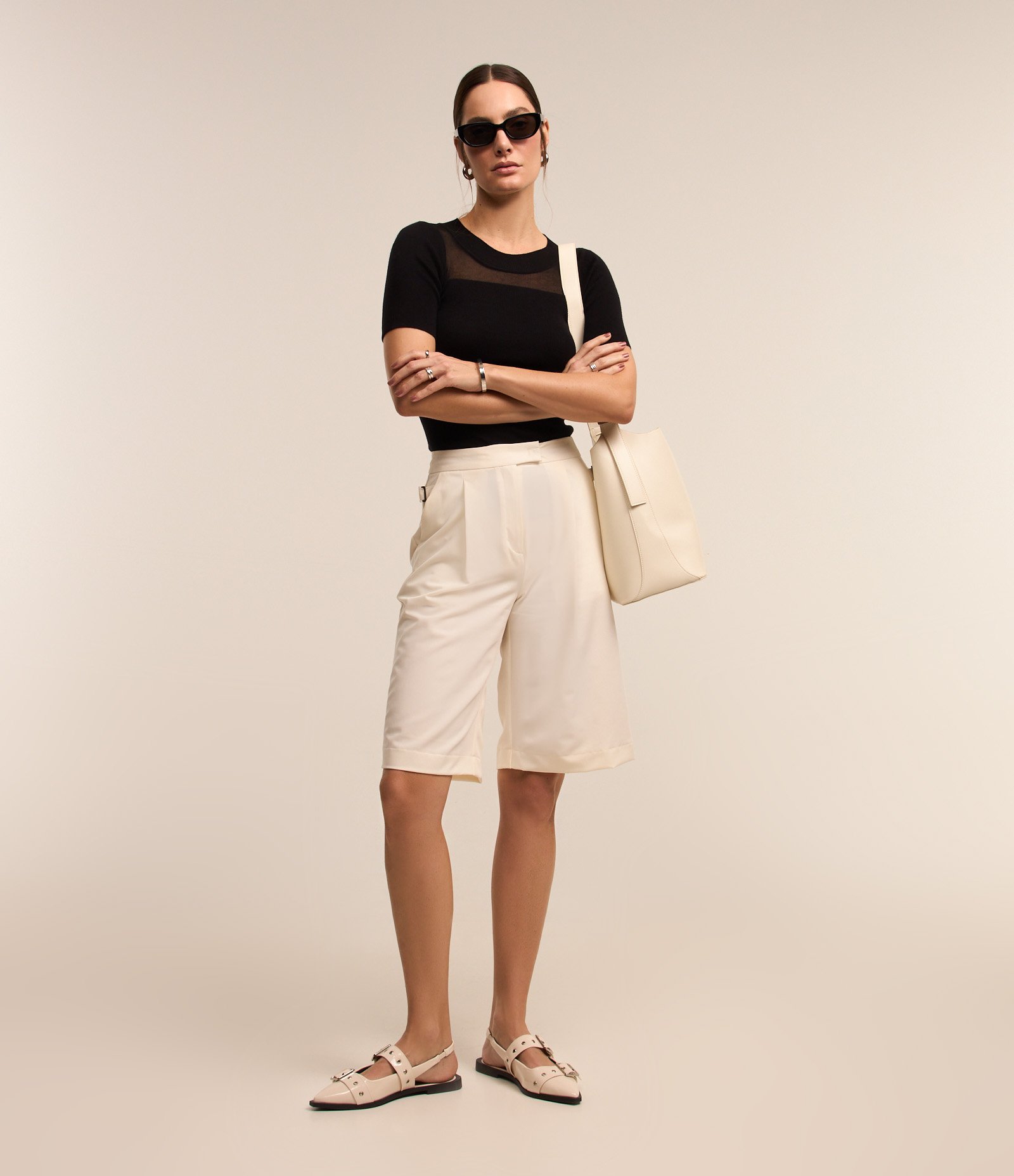 Blusa em Tricô com Mangas Curtas e Recorte em Tule Preto 2