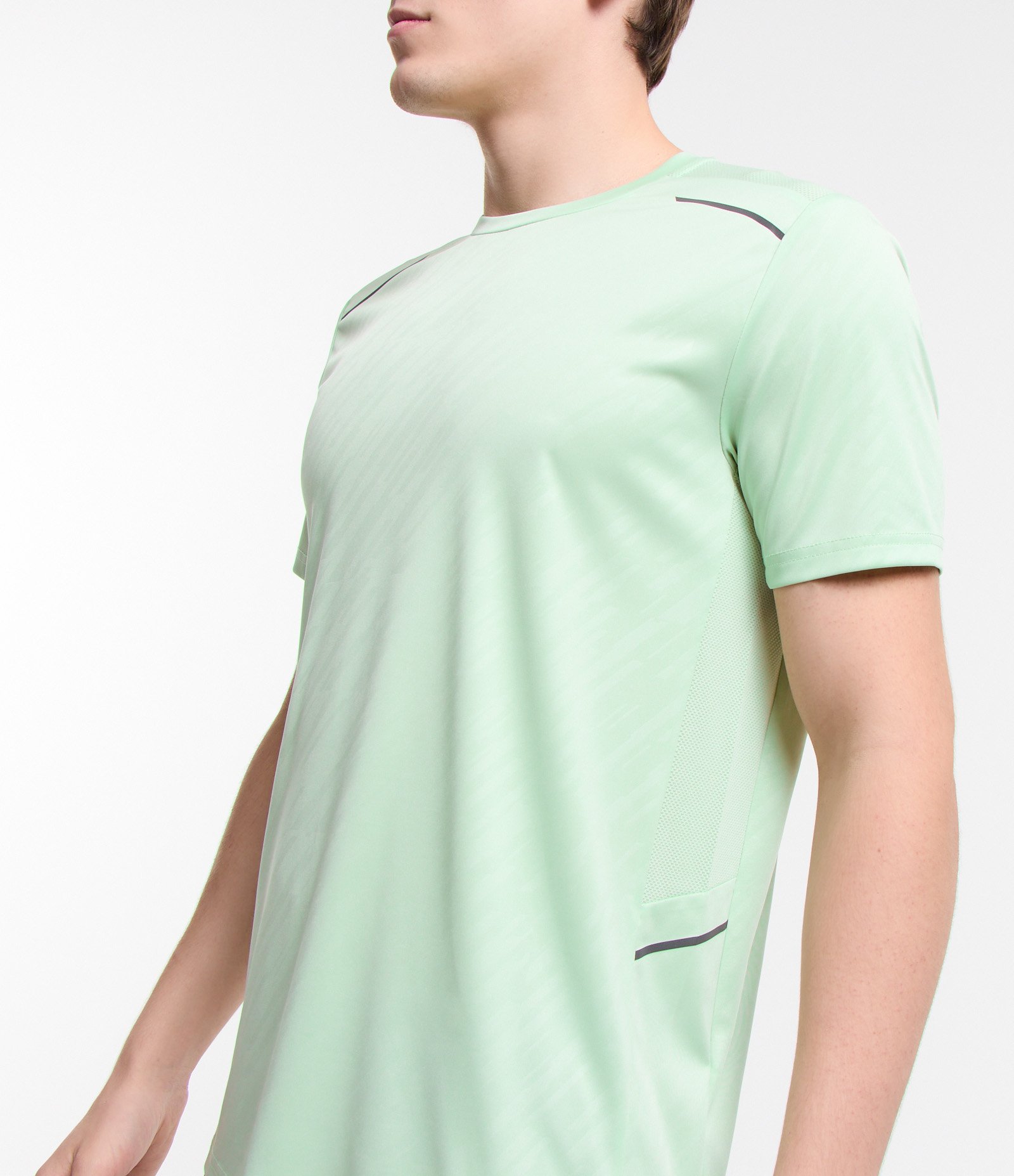 Camiseta Esportiva com Tecnologia Dry com Estampa Heatprint e Refletivos Verde 4