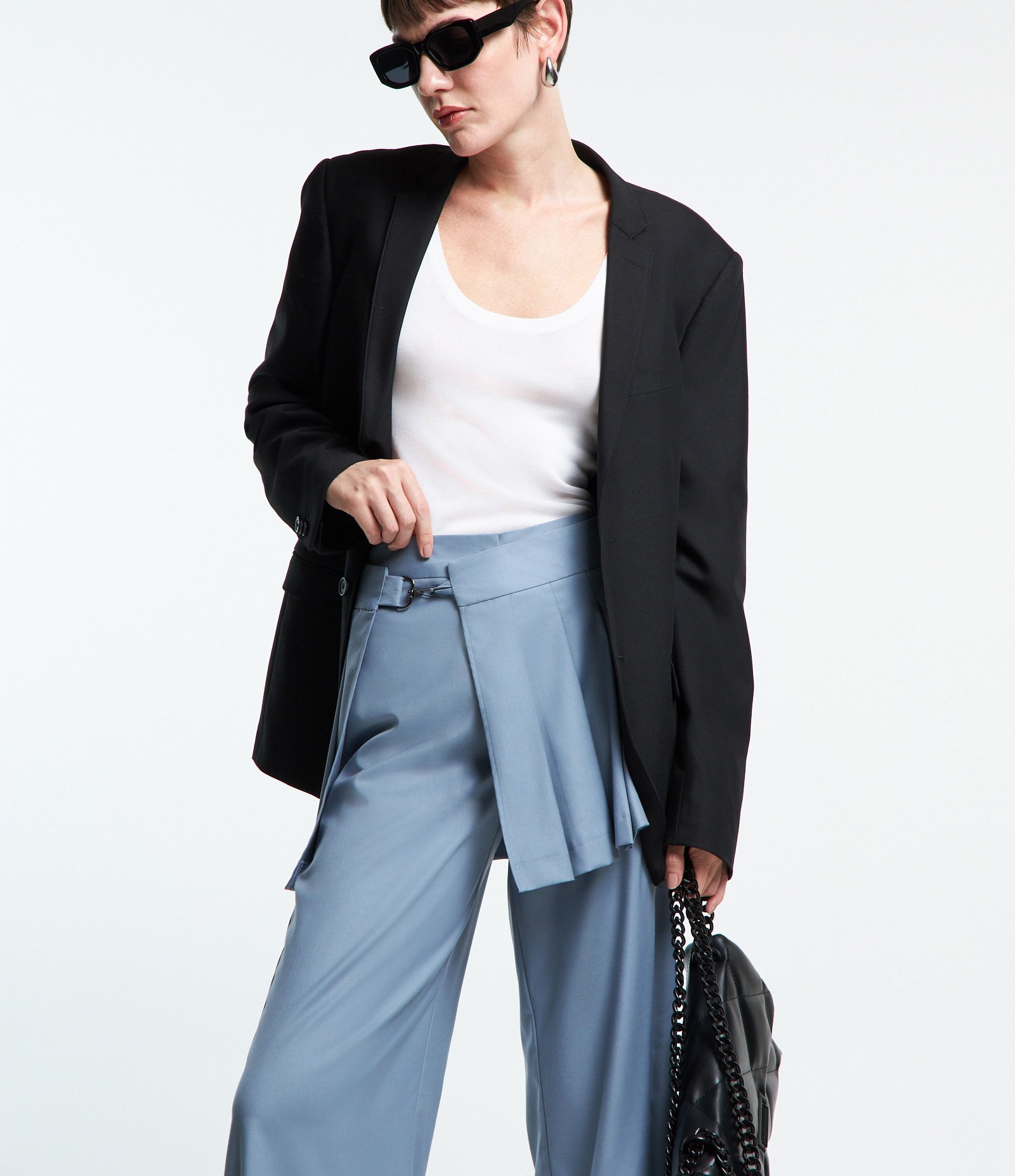 Calça Wide Leg Alfaiatada com Saia Plissada Sobreposta Azul 2