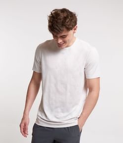Camiseta Esportiva Tecnologia Dry com Textura Jacquard