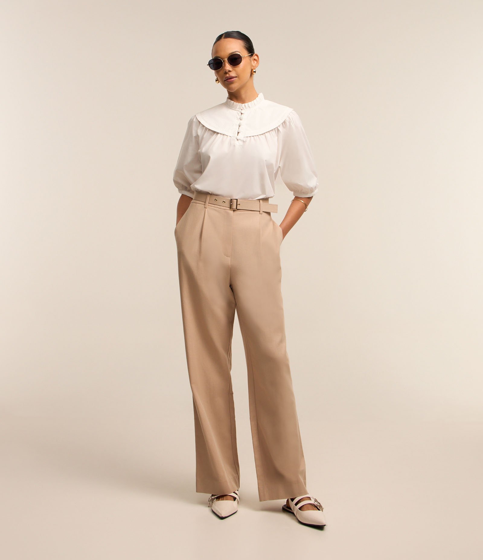 Blusa em Tricoline com Pala Arredondada e Abotoamento na Gola Branco 2