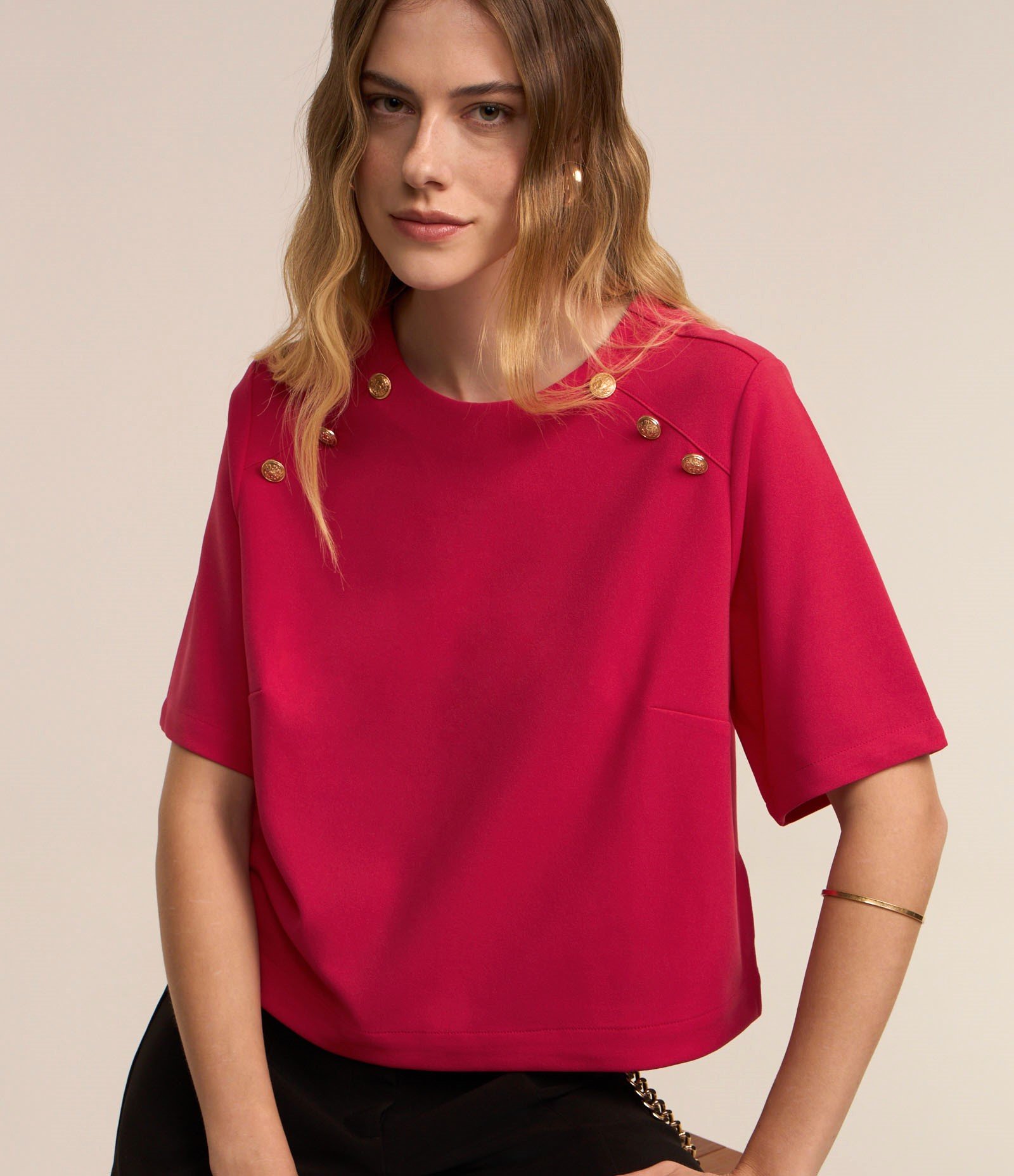 Blusa Manga Curta em Crepe com Botões no Ombro Rosa 1