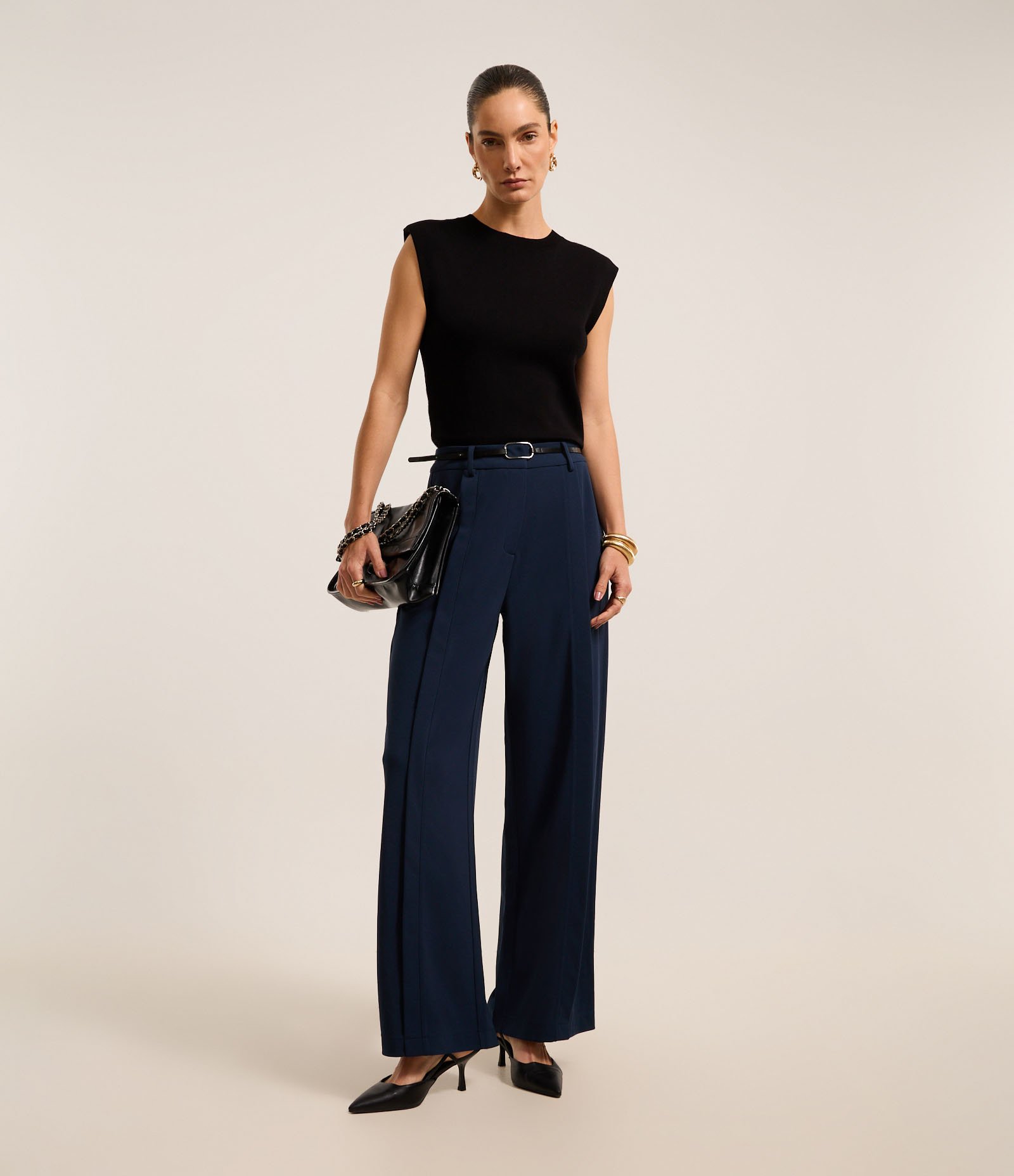 Calça Reta em Crepe com Cinto Fivela Azul Marinho 1