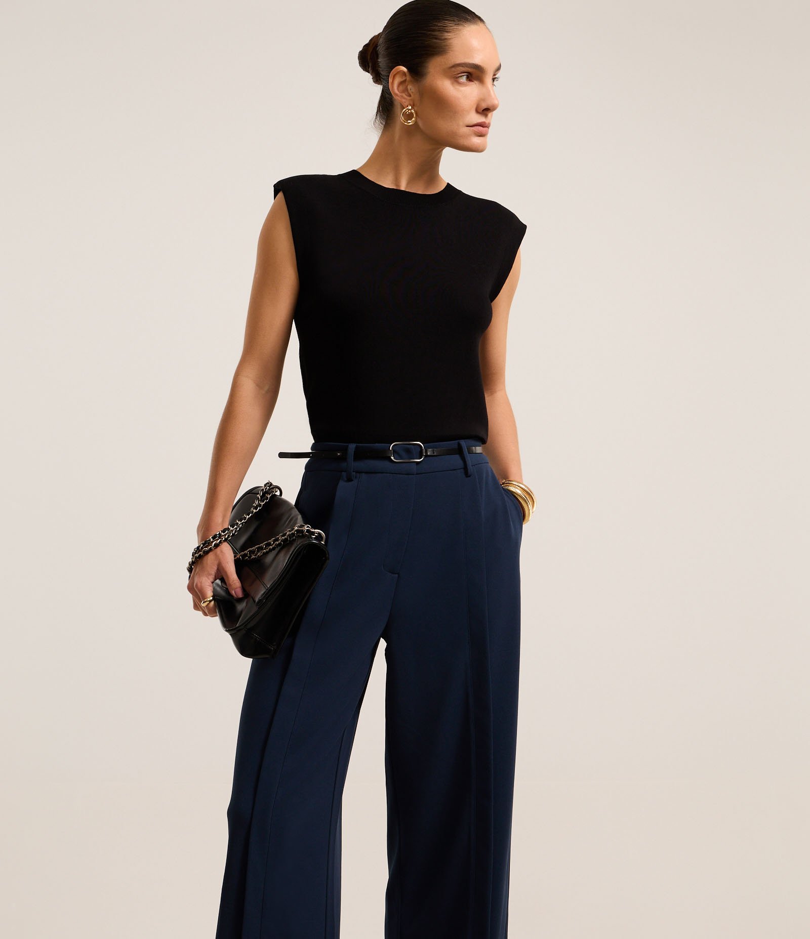 Calça Reta em Crepe com Cinto Fivela Azul Marinho 2
