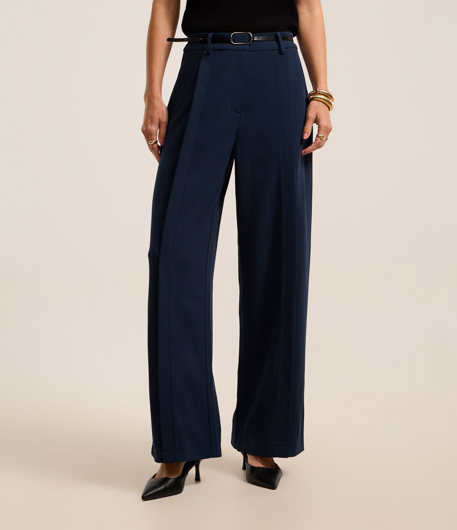 Calça Reta em Crepe com Cinto Fivela Azul Marinho 3