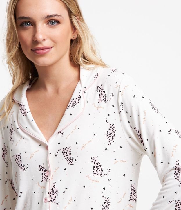 Pijama Americano Longo em Viscolycra com Estampa de Oncinha e Corações Branco Neve 3