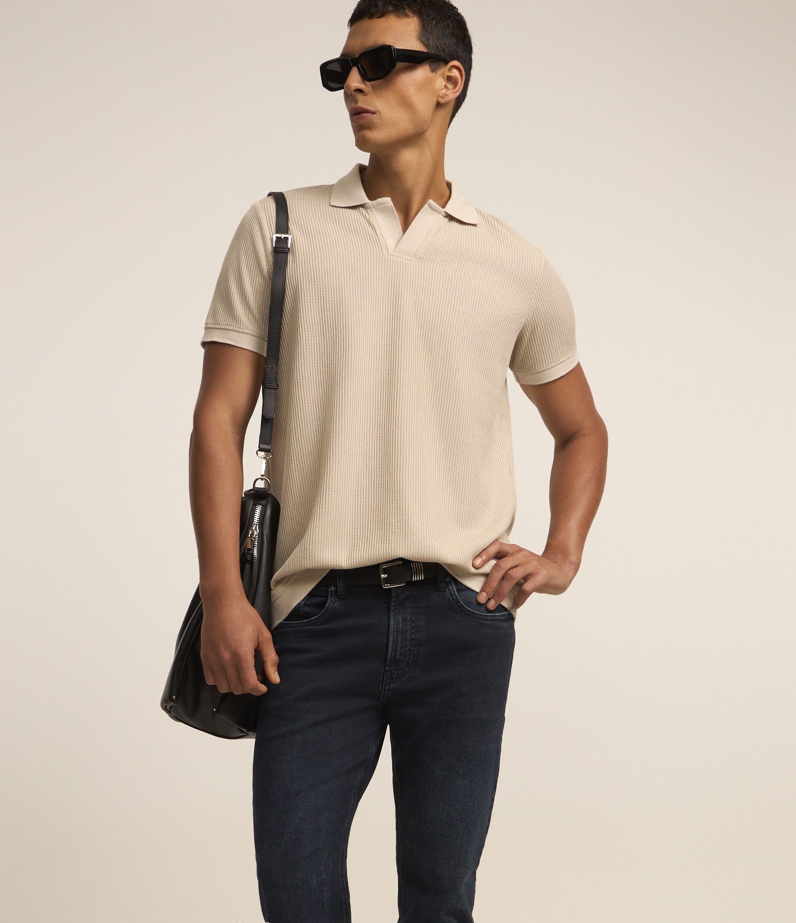 Calça Básica em Jeans com Bolsos Azul Escuro 2