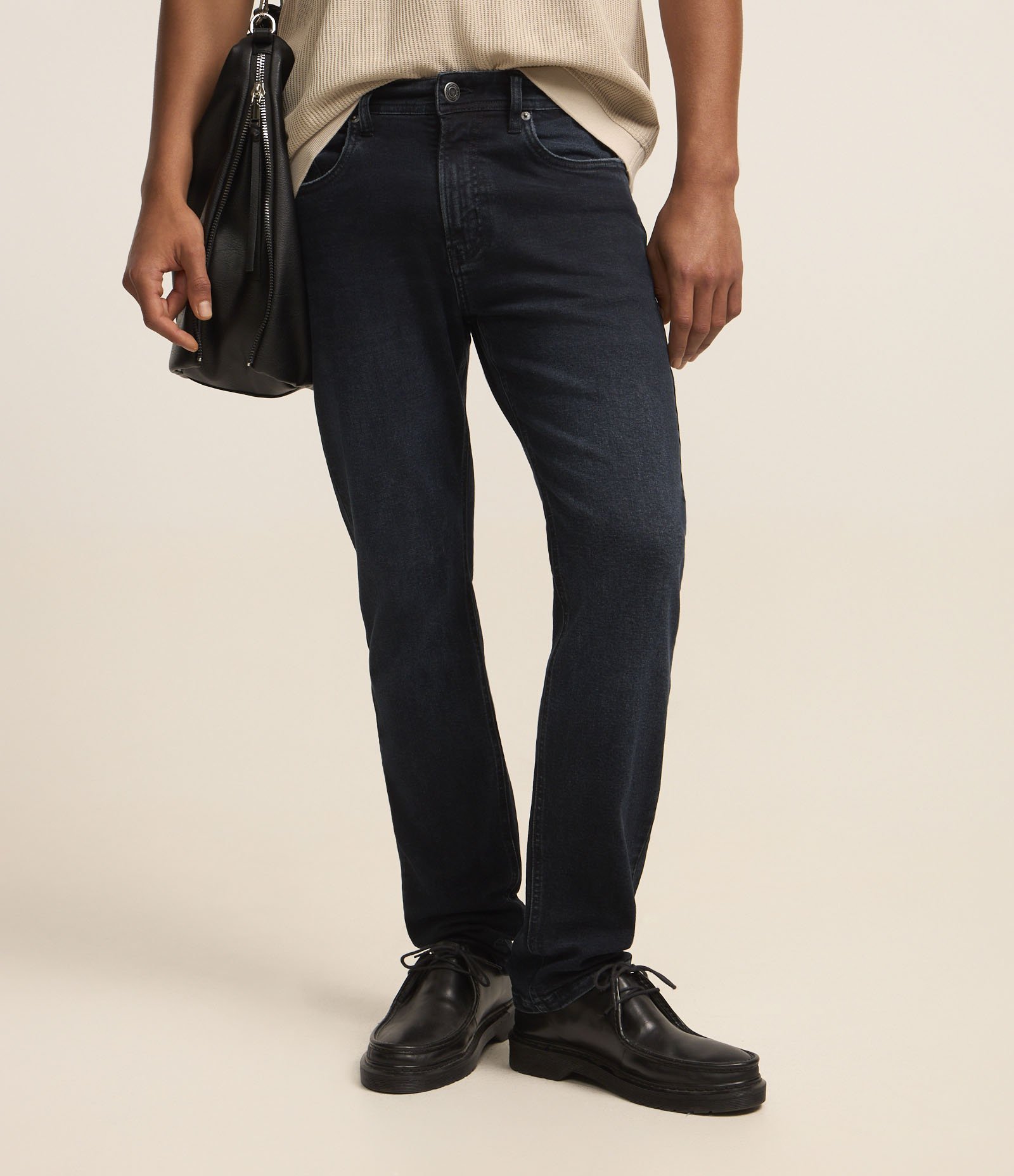 Calça Básica em Jeans com Bolsos Azul Escuro 3