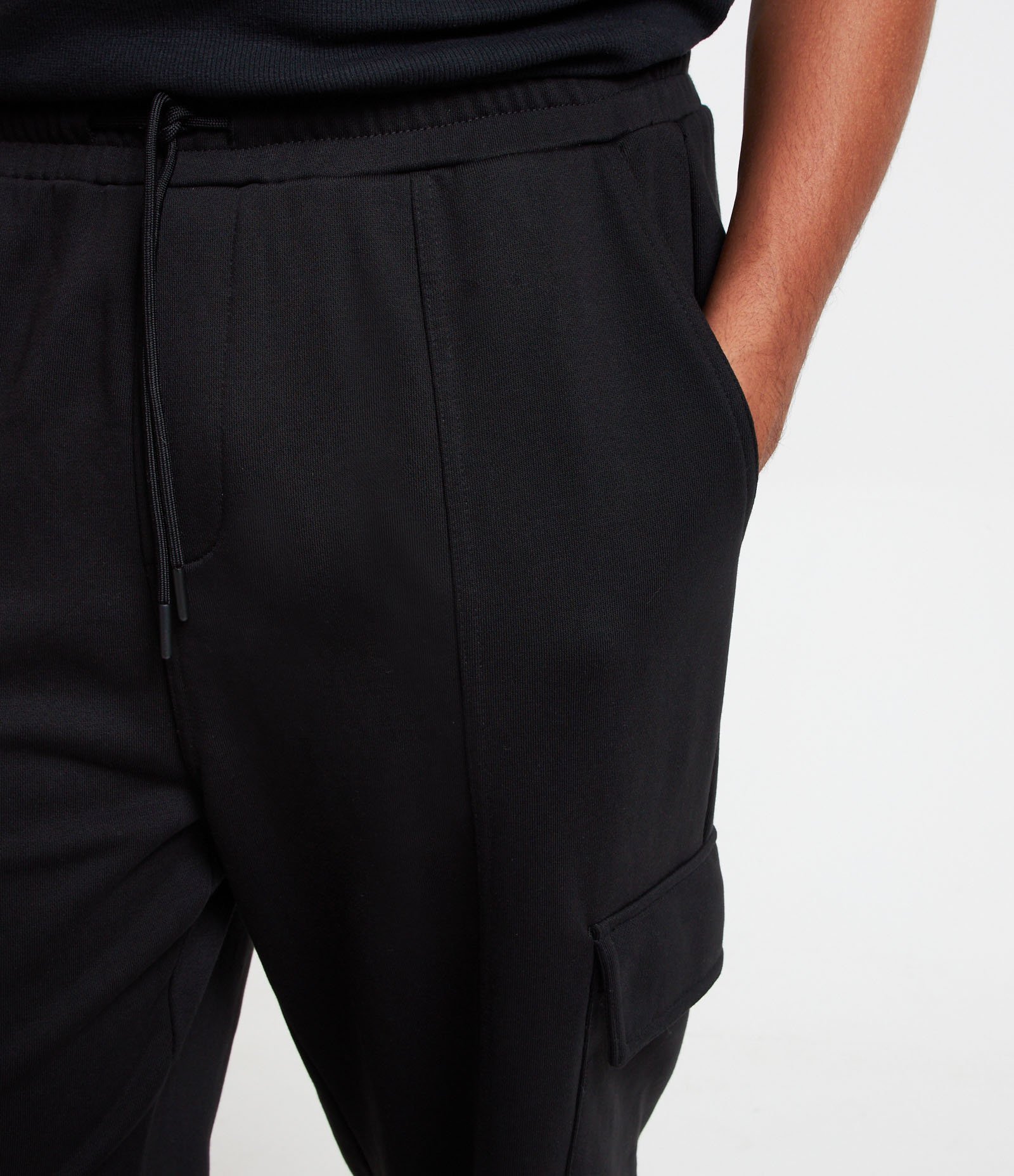 Calça Jogger em Moletom com Forro French Terry e Bolsos Laterais Preto 4