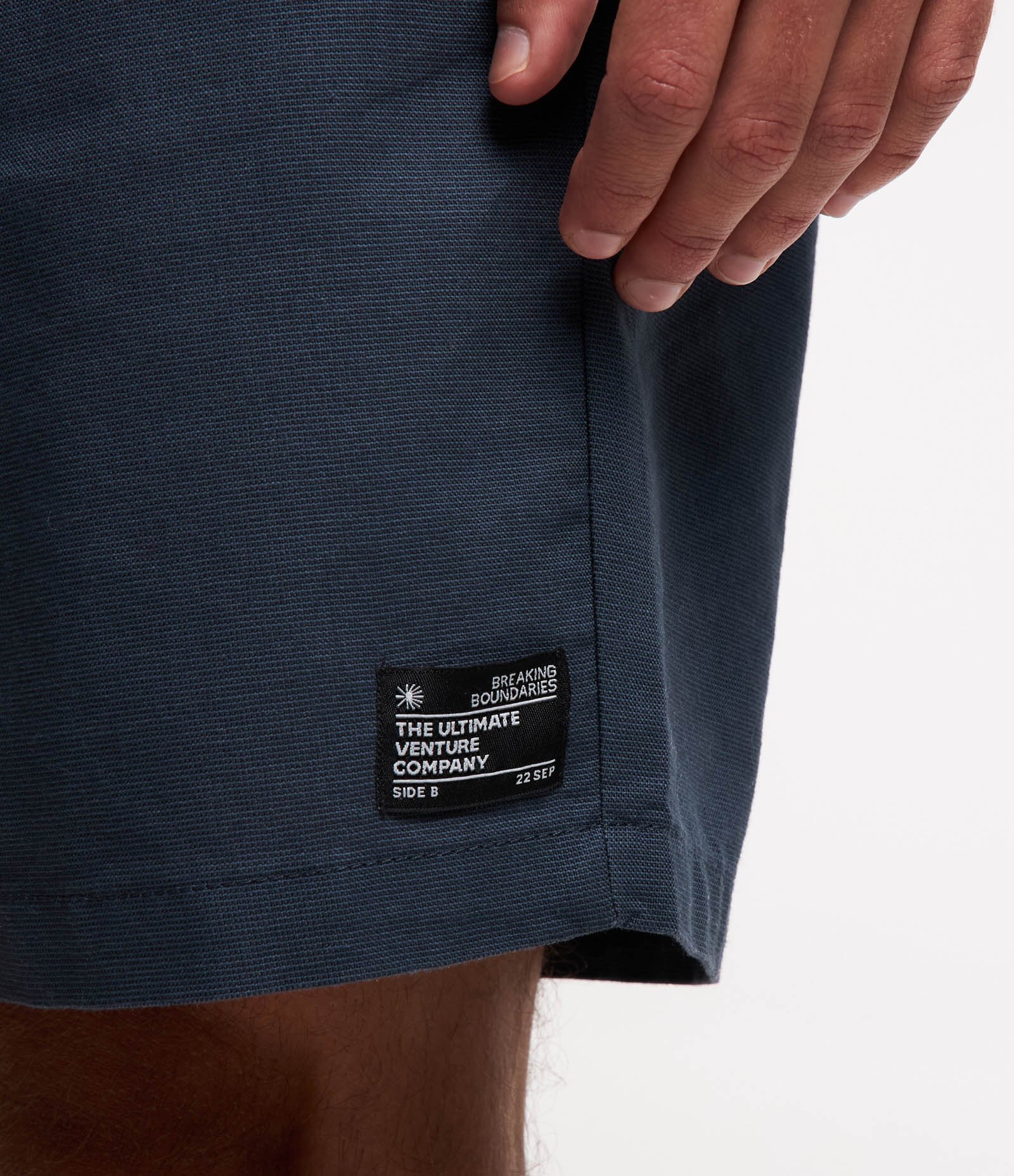 Bermuda Texturizada com Cós Elástico e Cordão para Ajuste Azul 6