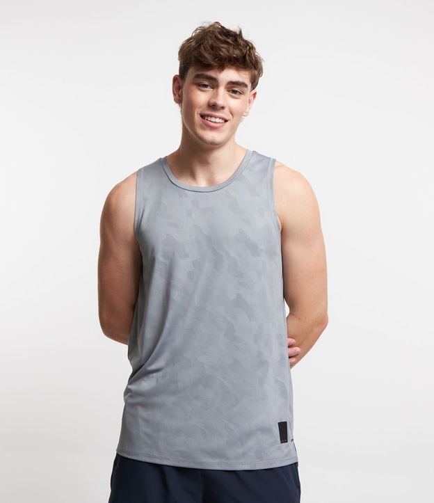 Regata Esportiva Dry Fit Texturizada e com Etiqueta Aplicada