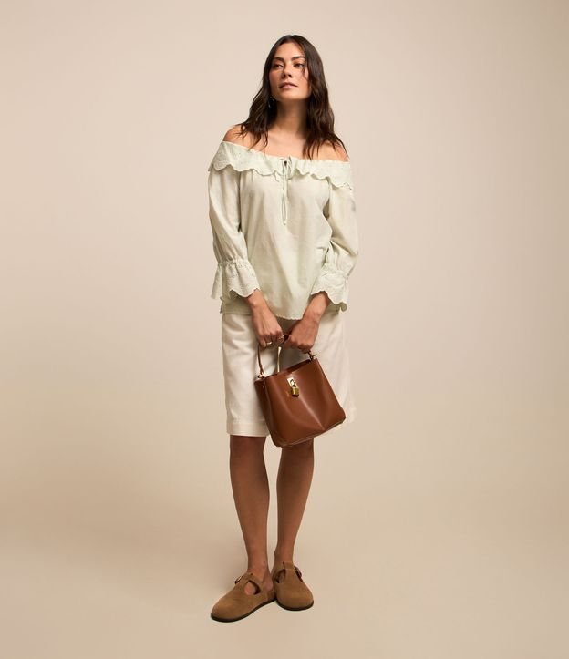 Blusa Ombro a Ombro em Laise com Babados