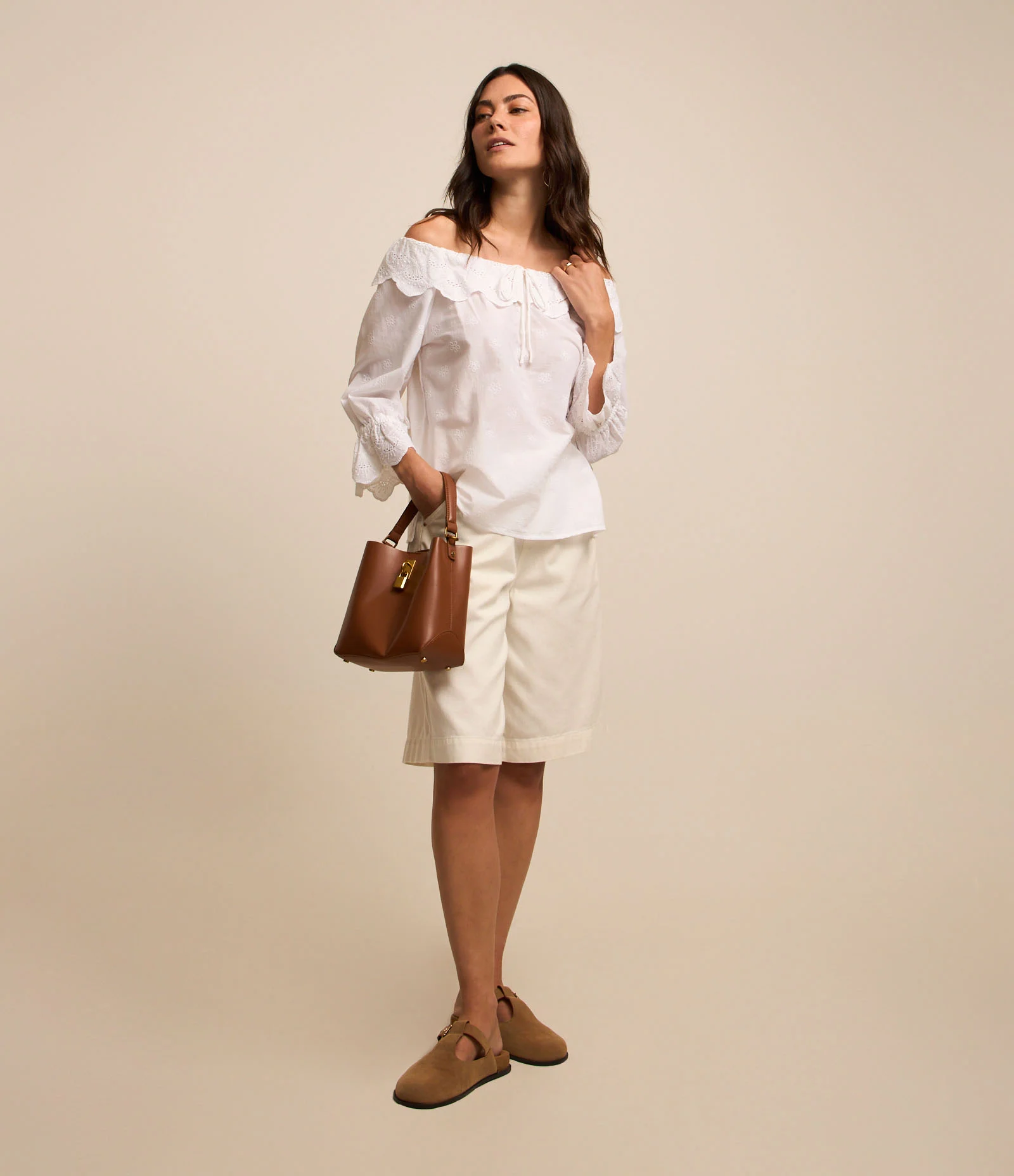 Blusa Ombro a Ombro em Laise com Babados Branco 2