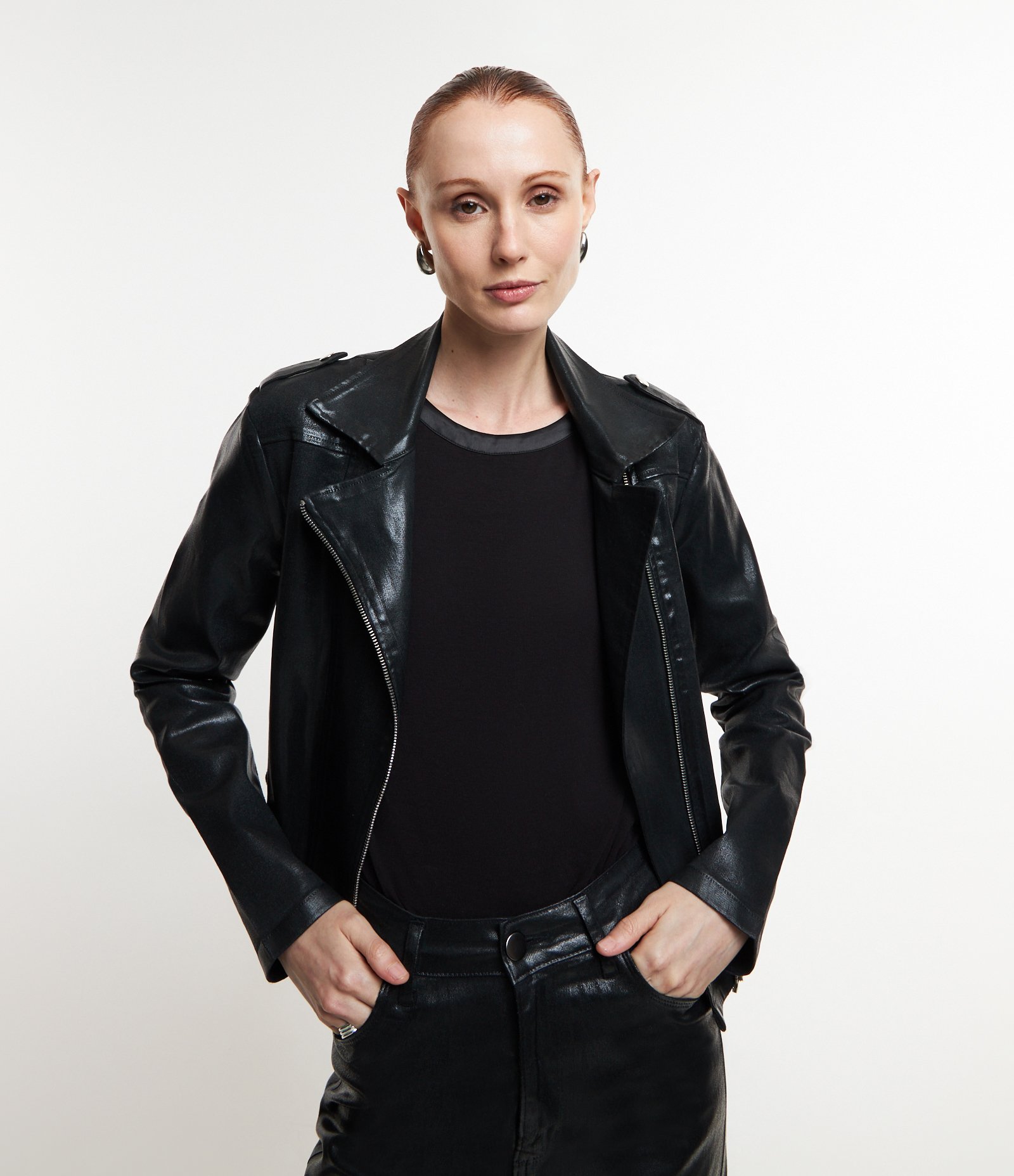 Jaqueta Biker em Jeans Resinado com Lapelas Preto 1