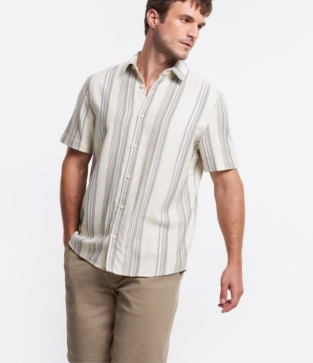 Camisa em Viscolinho com Estampa Texturizada de Listras Off White 5