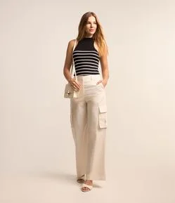 Calça Reta em Tricoline com Cós Alfaiatado e Bolso Cargo