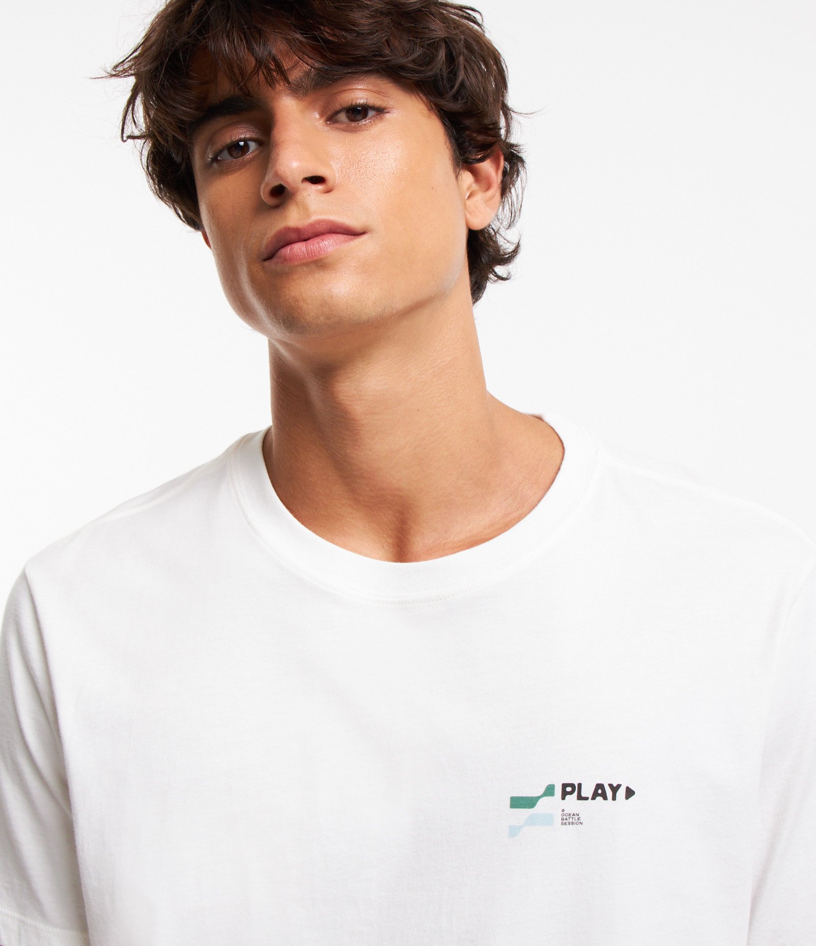 Camiseta Comfort em Algodão Estampa Ondas Geométricas Branco 4