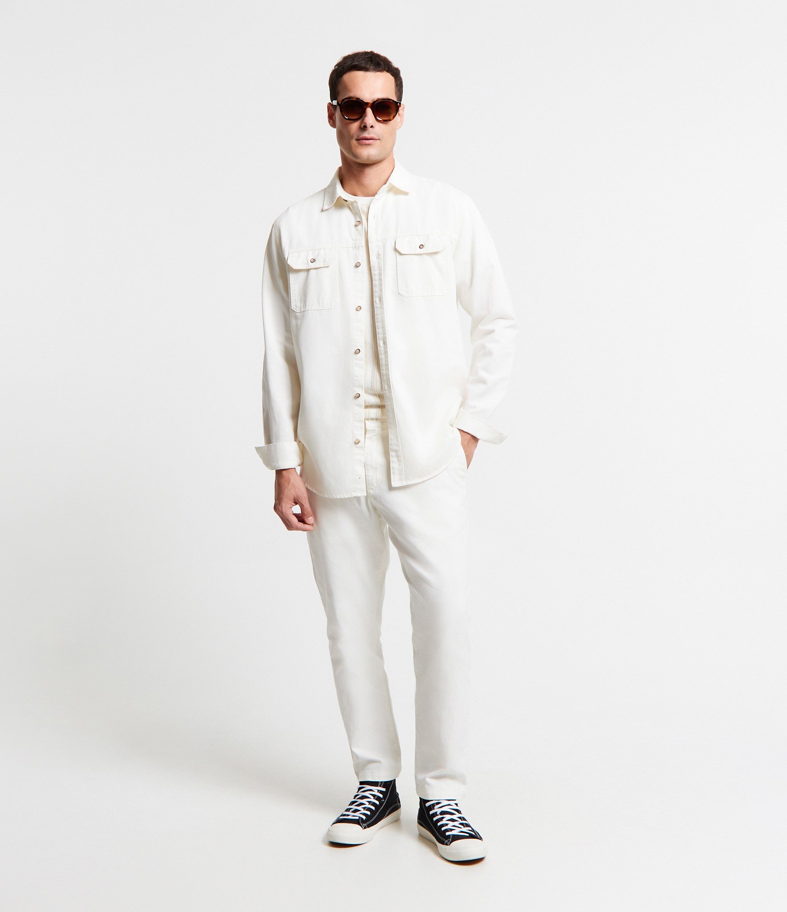 Camisa Comfort em Algodão com Bolsos Lapela e Abotoamento 2