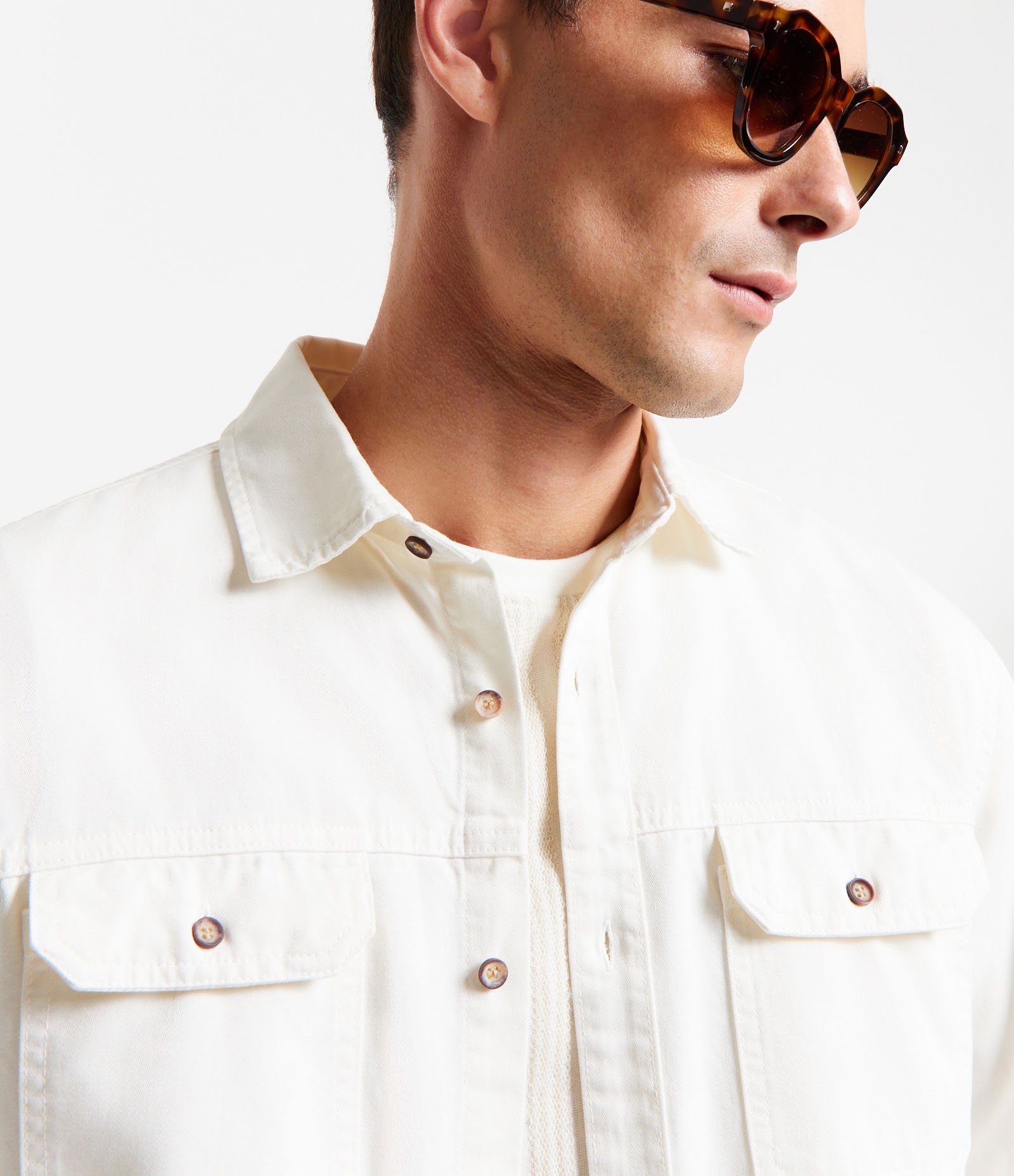 Camisa Comfort em Algodão com Bolsos Lapela e Abotoamento 6