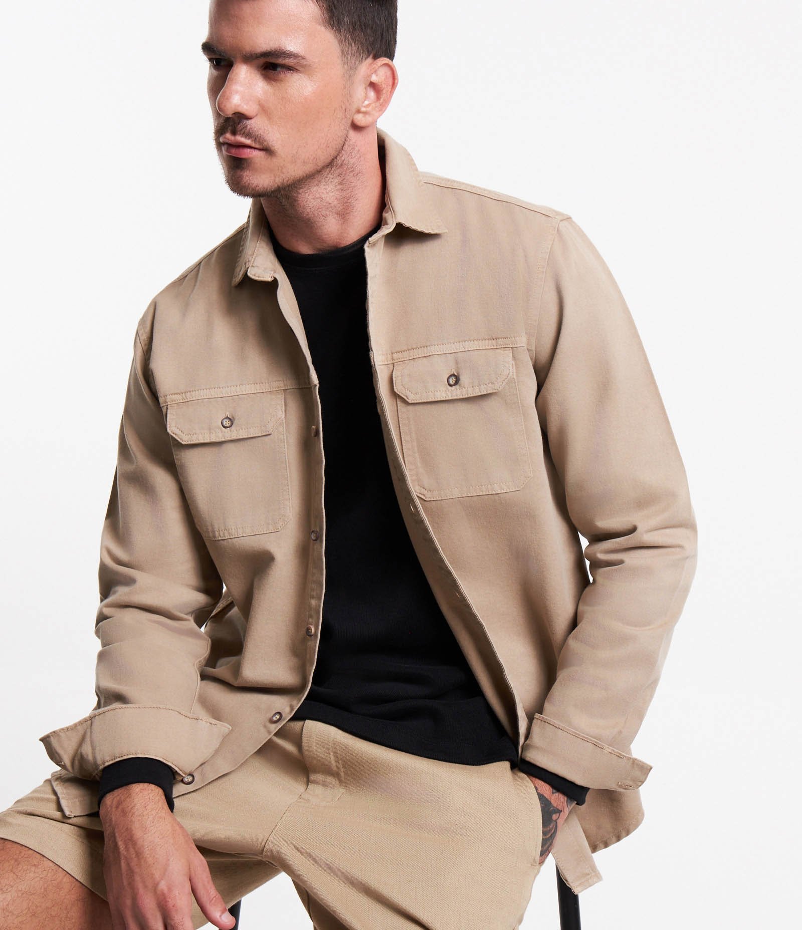 Camisa Comfort em Algodão com Bolsos Lapela e Abotoamento Bege 8