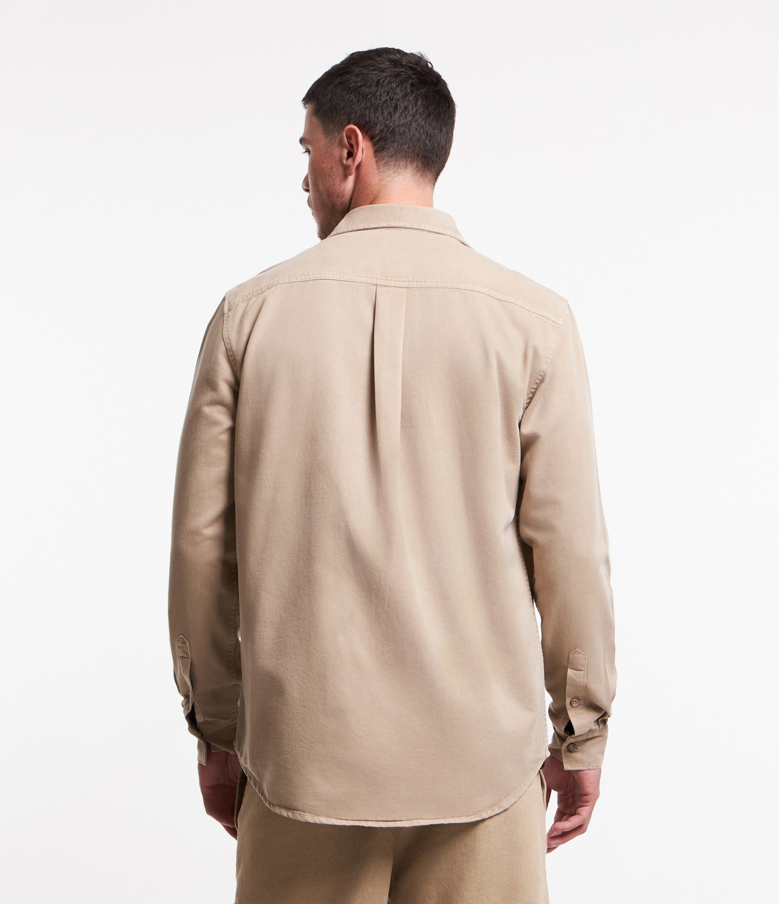 Camisa Comfort em Algodão com Bolsos Lapela e Abotoamento Bege 4