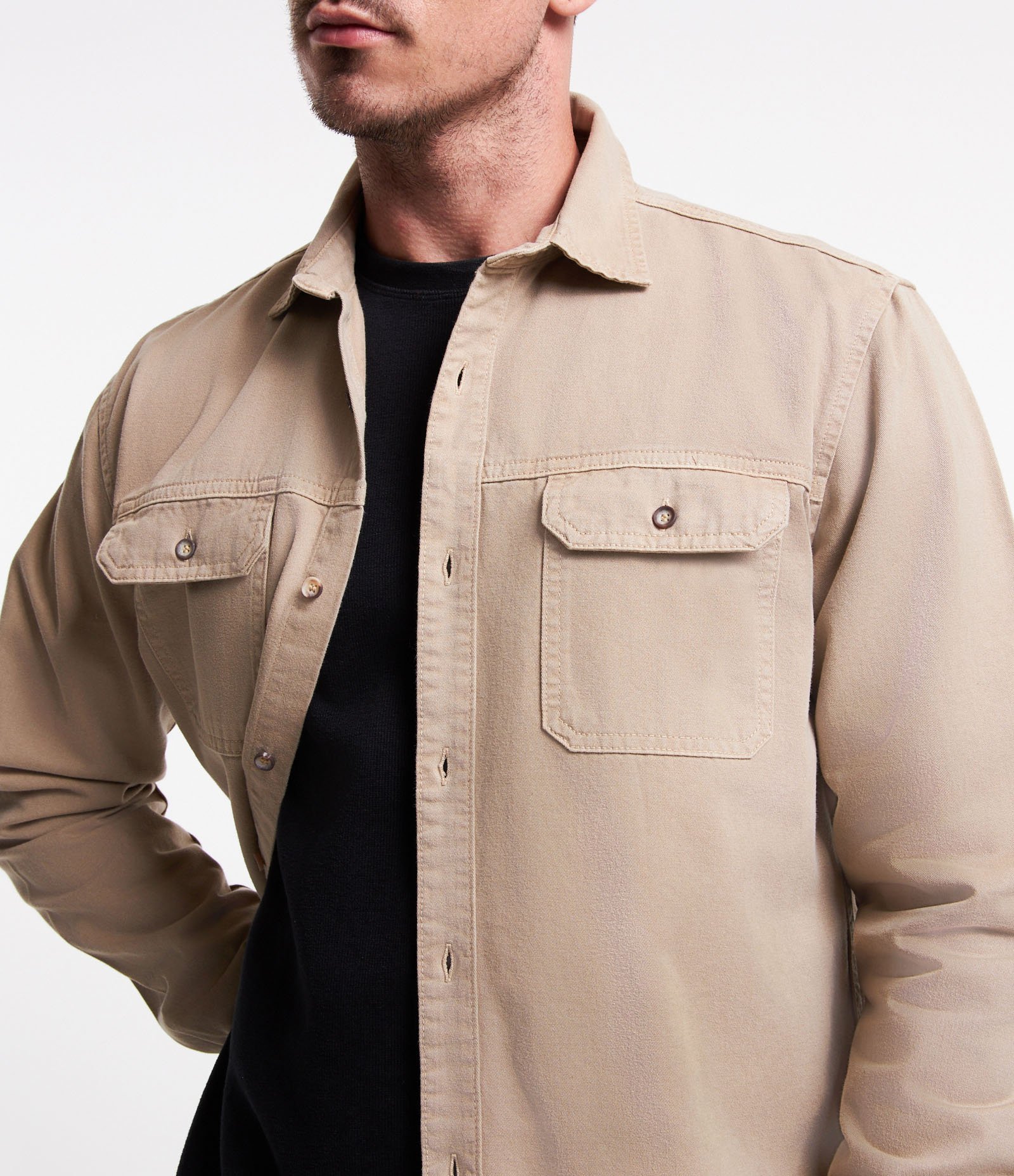 Camisa Comfort em Algodão com Bolsos Lapela e Abotoamento Bege 6