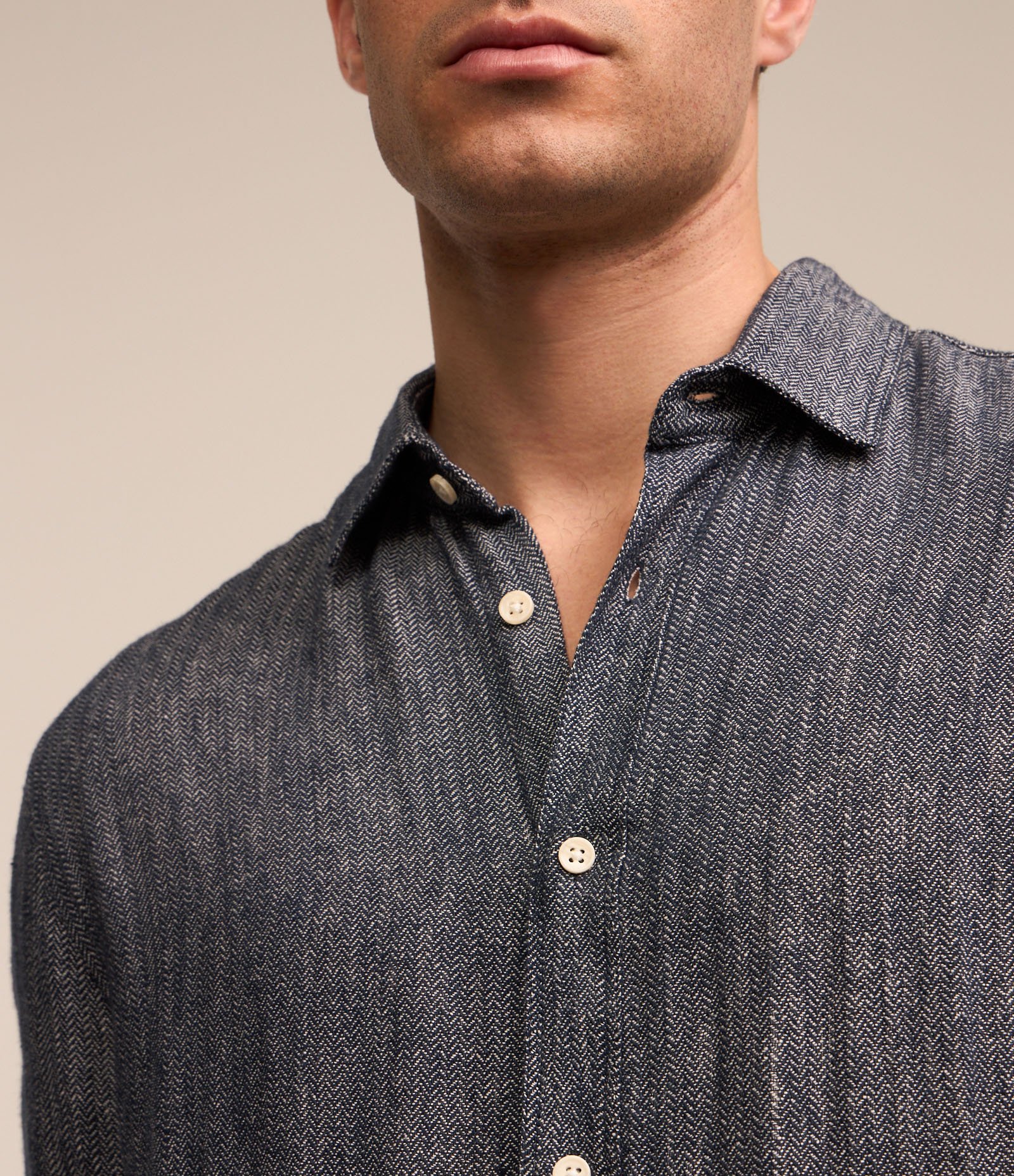 Camisa em Linho com Gola Colarinho Cinza 3