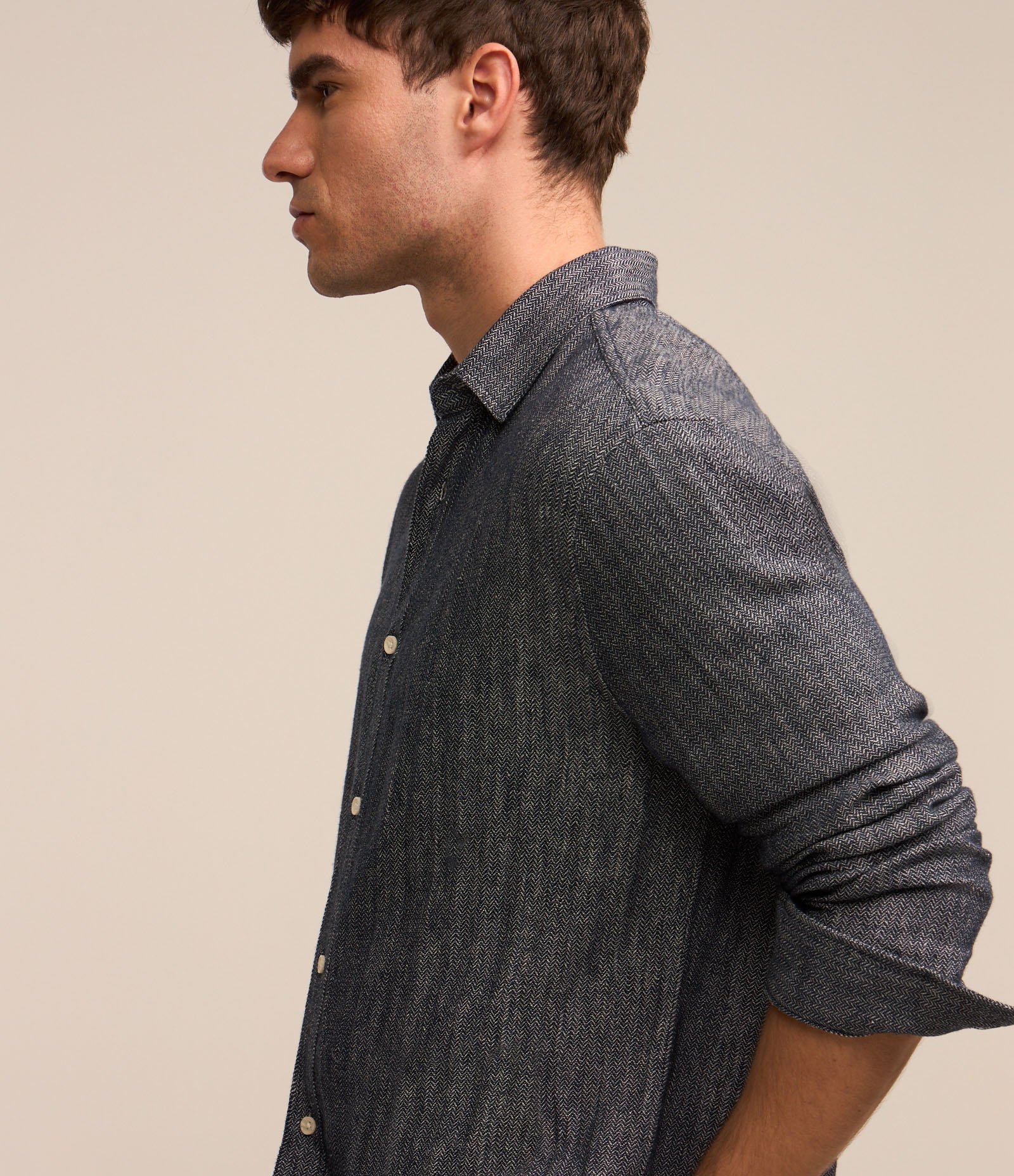 Camisa em Linho com Gola Colarinho Cinza 4