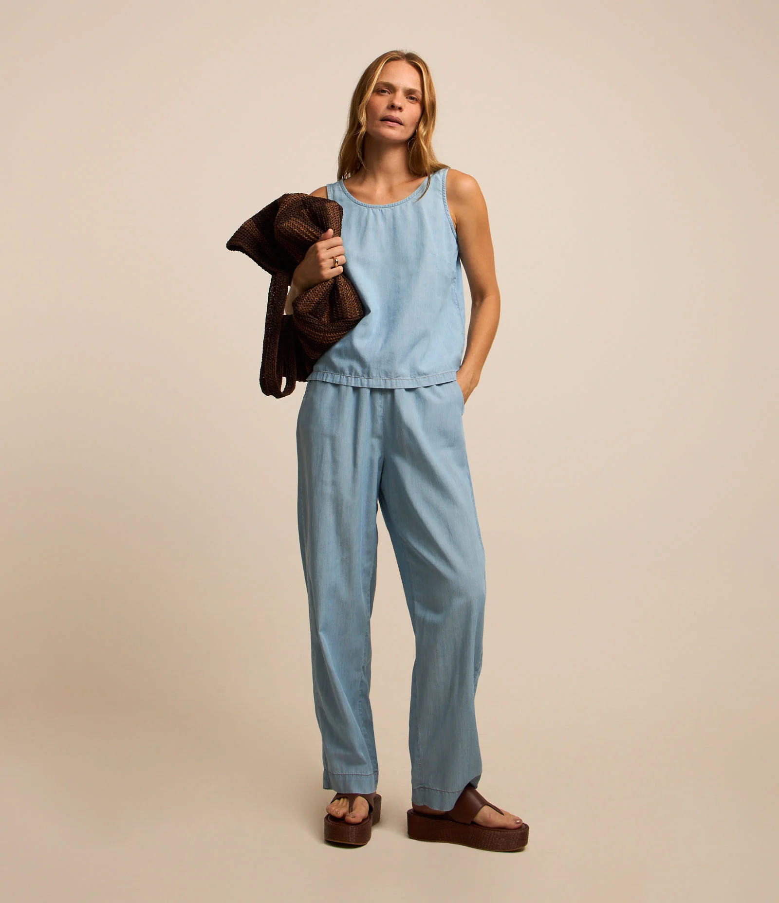 Calça Reta em Jeans com Cós Elástico Azul Claro 1