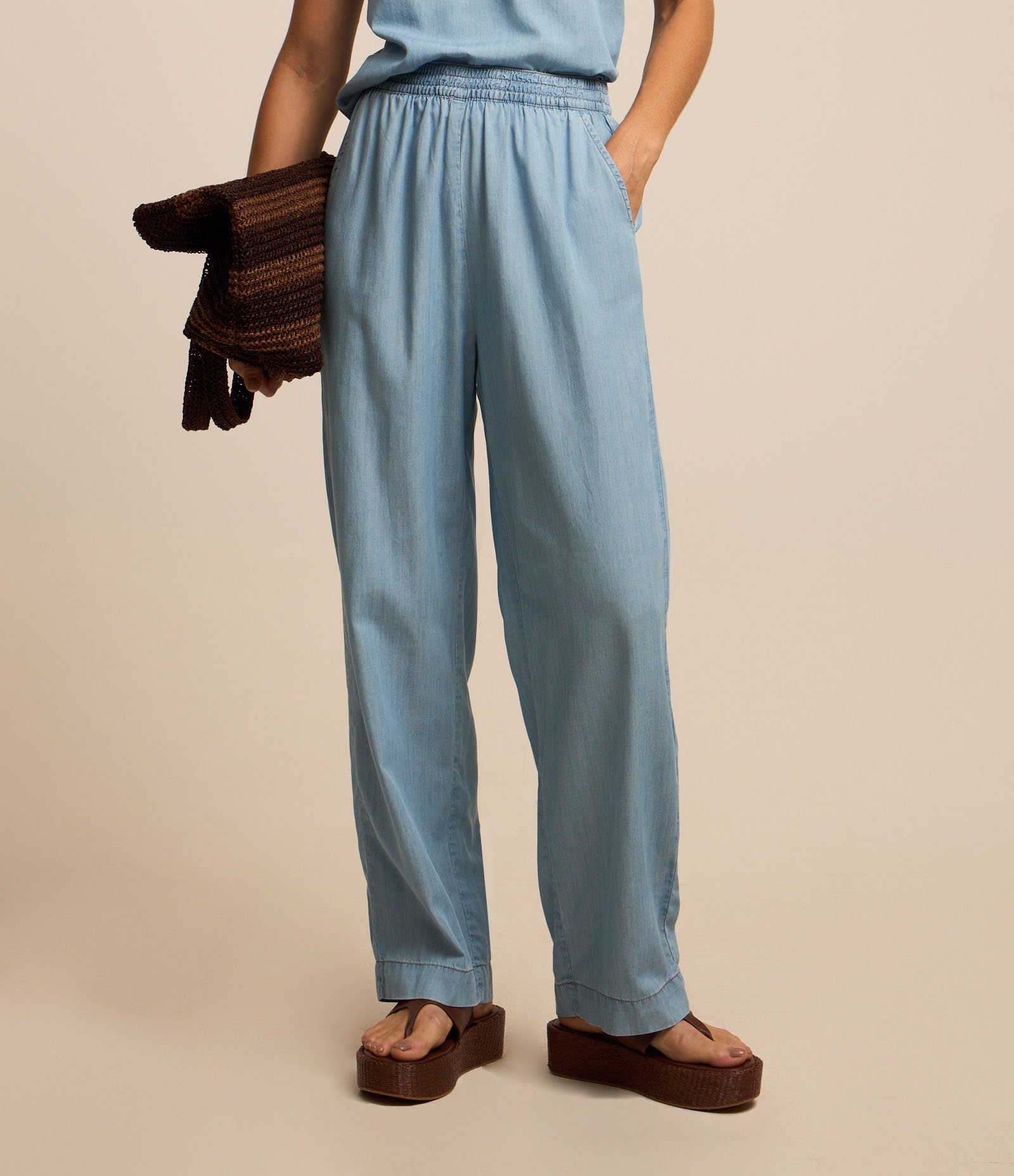 Calça Reta em Jeans com Cós Elástico Azul Claro 3