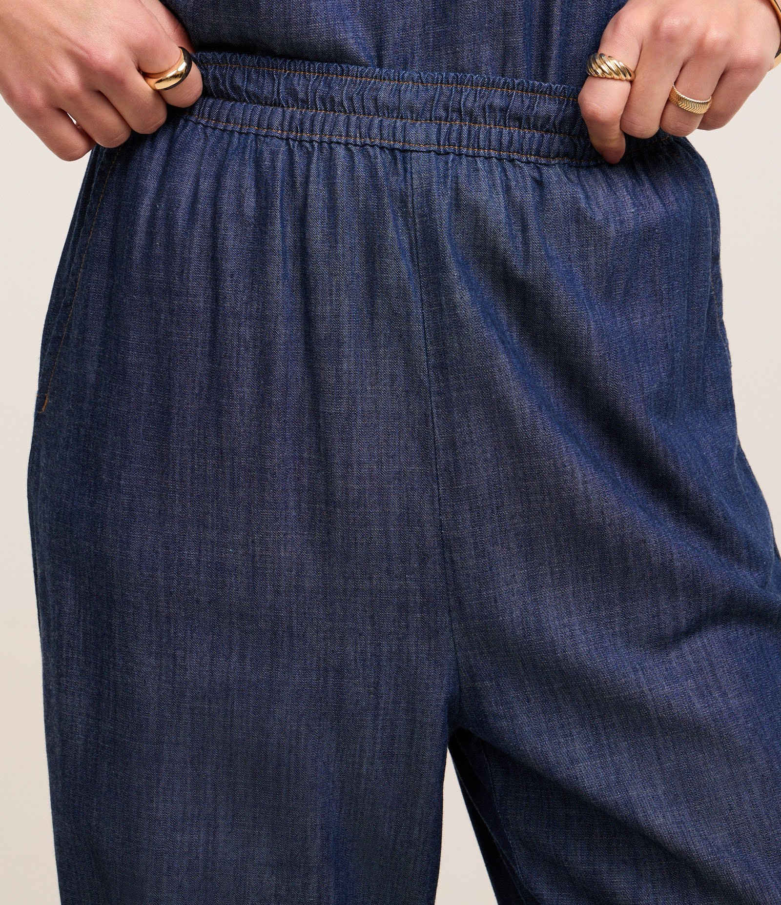 Calça Reta em Jeans com Cós Elástico Azul Médio 4