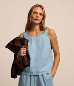 Blusa Regata em Jeans com Recortes