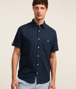 Camisa Comfort em Linho com Bolso e Dobra na Manga
